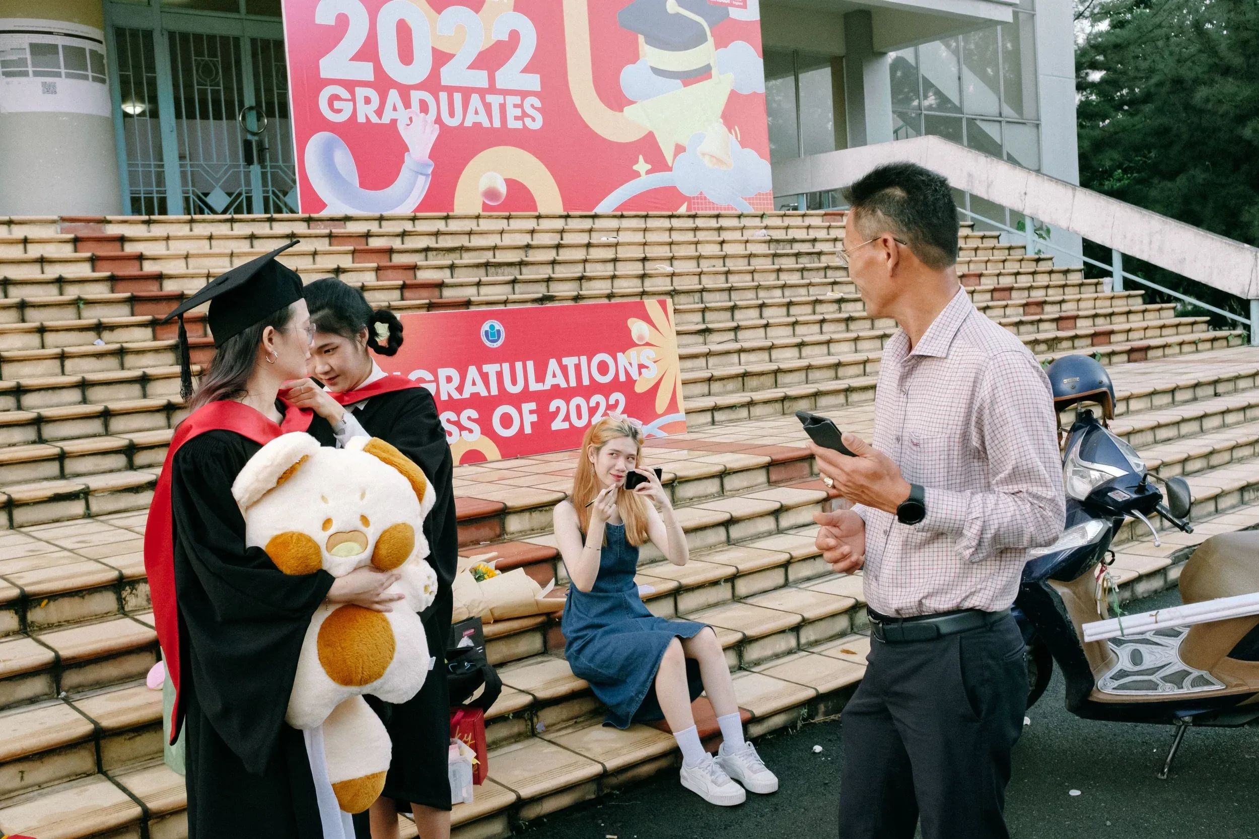 Graduation Day of Vi — Pham Si Luan Photography (3)