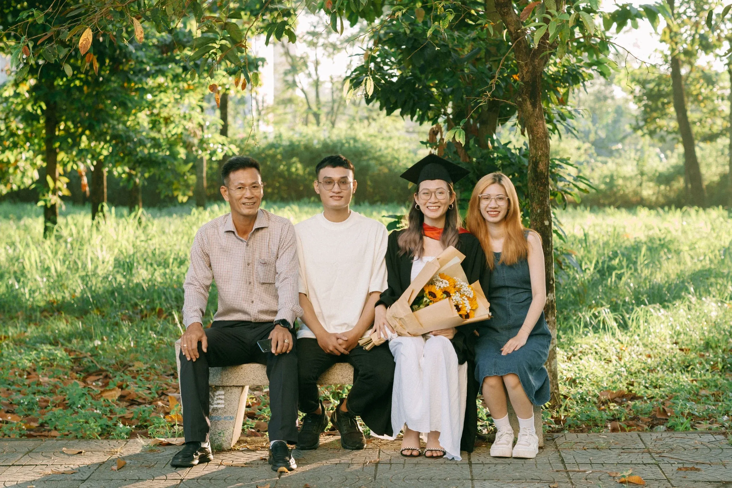 Graduation Day of Vi — Pham Si Luan Photography (1)