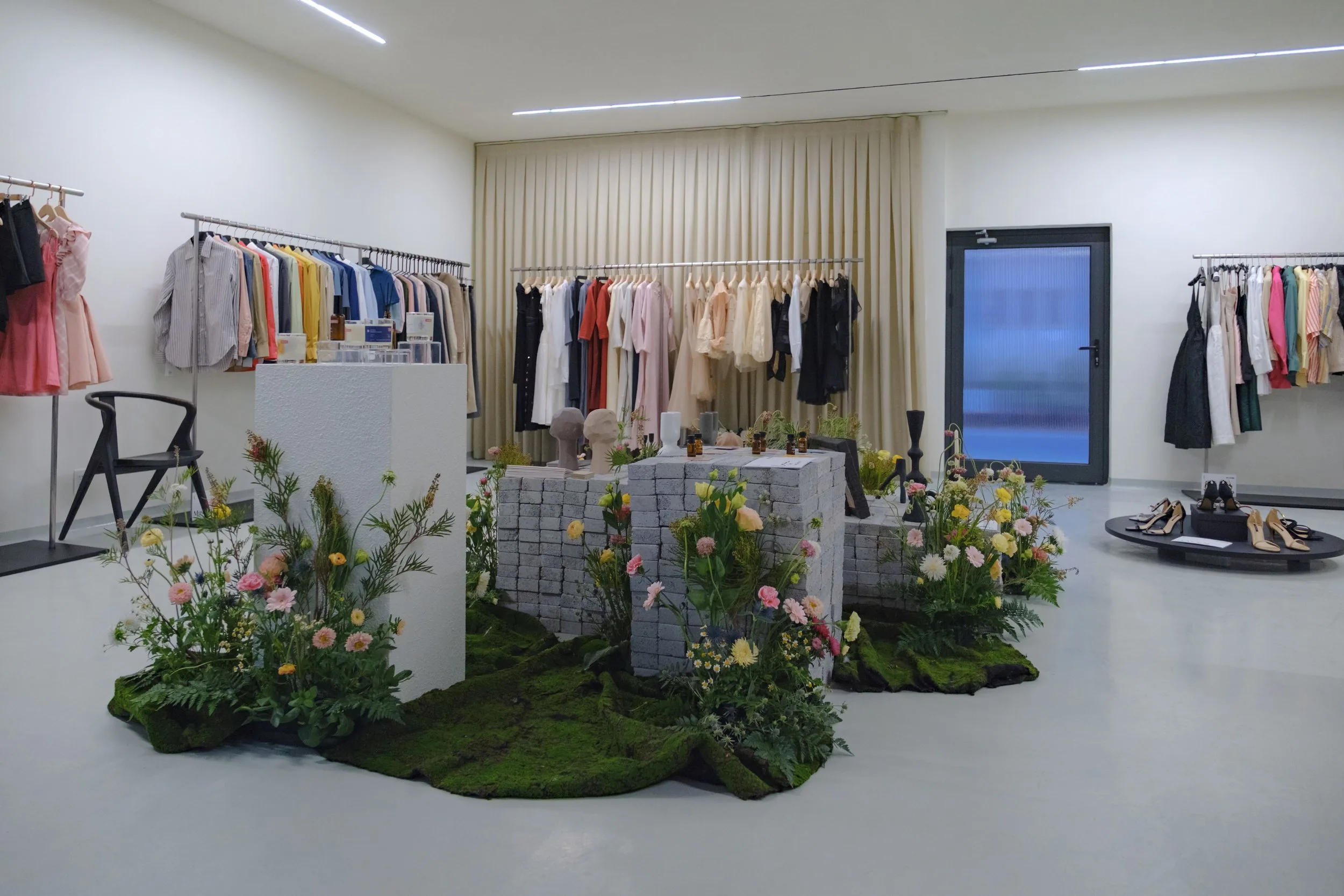 Grand Opening Night of Local Brand Studio in Thao Dien — Pham Si Luan Photography (5)