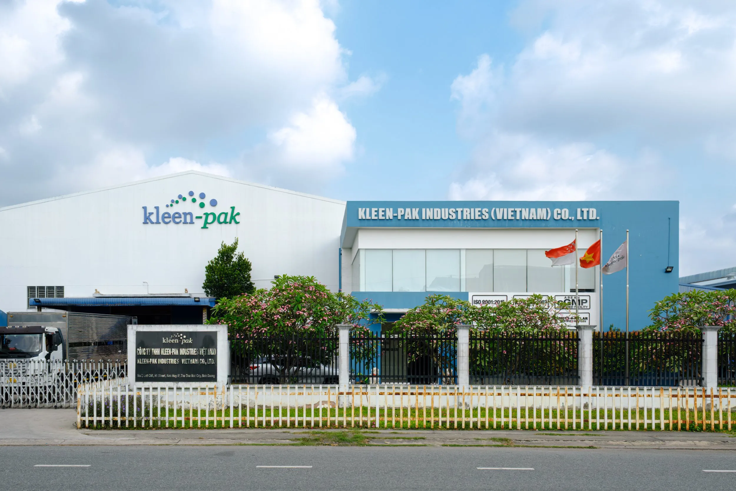 Kleen Pak Factory & Corporate Photography in Vietnam — Pham Si Luan Photography (1)