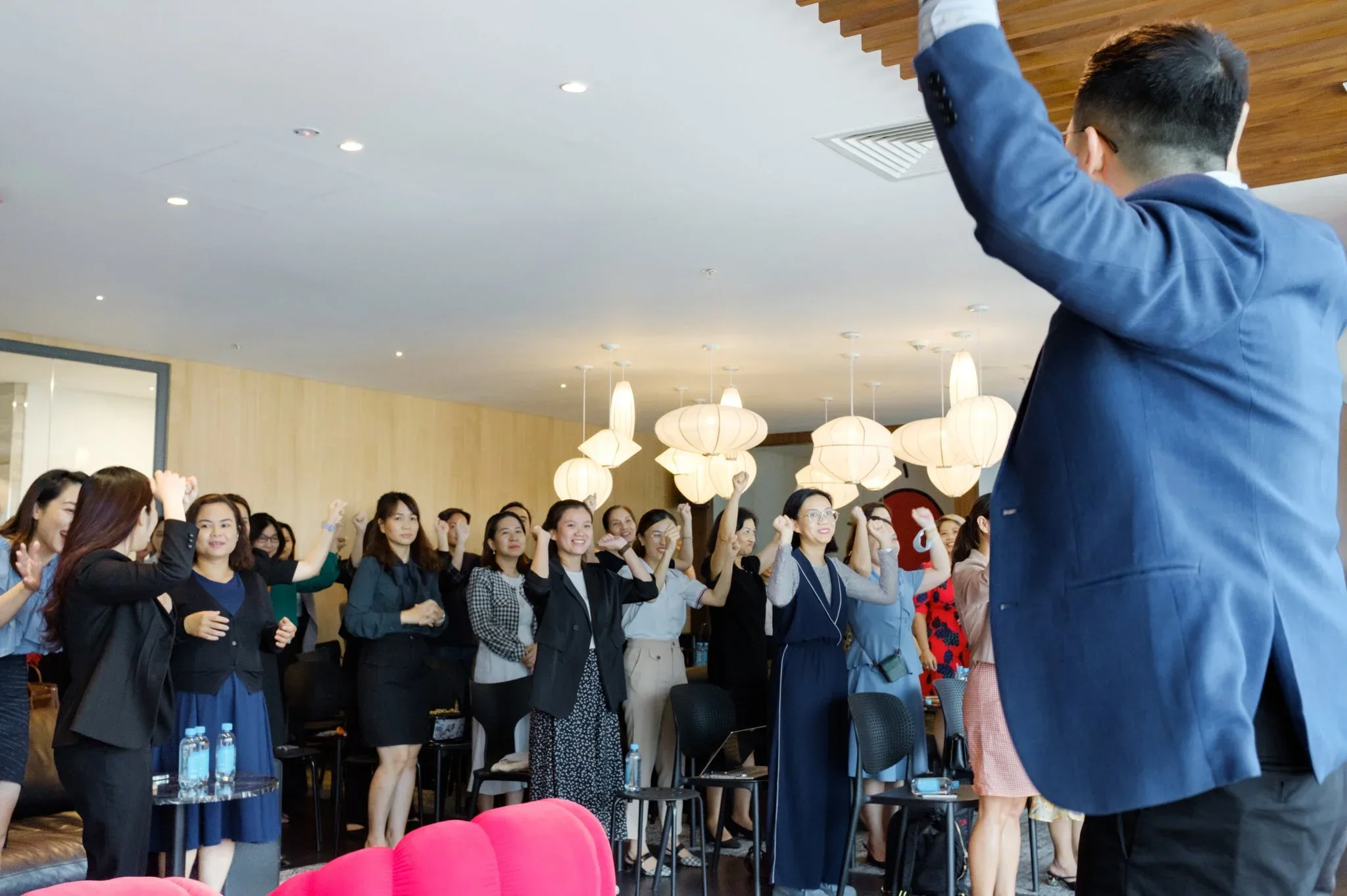 Seminar "Addressing Workplace Burnout And Mental Health Challenges" — Pham Si Luan Photography (10)