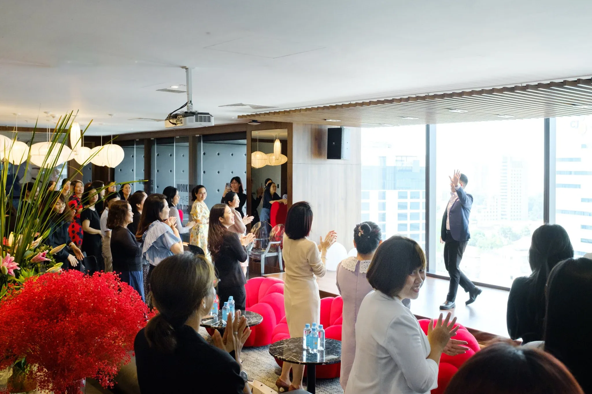 Seminar "Addressing Workplace Burnout And Mental Health Challenges" — Pham Si Luan Photography (11)