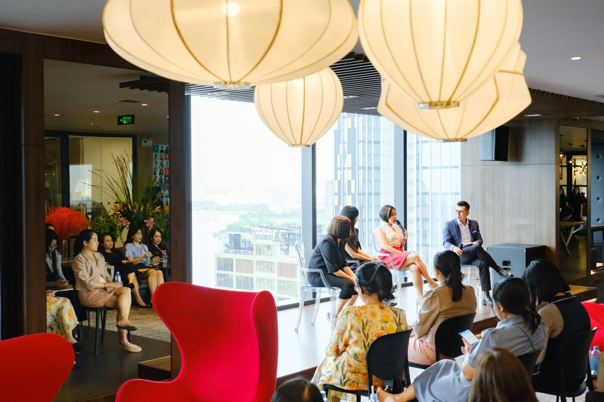 Seminar "Addressing Workplace Burnout And Mental Health Challenges" — Pham Si Luan Photography (20)