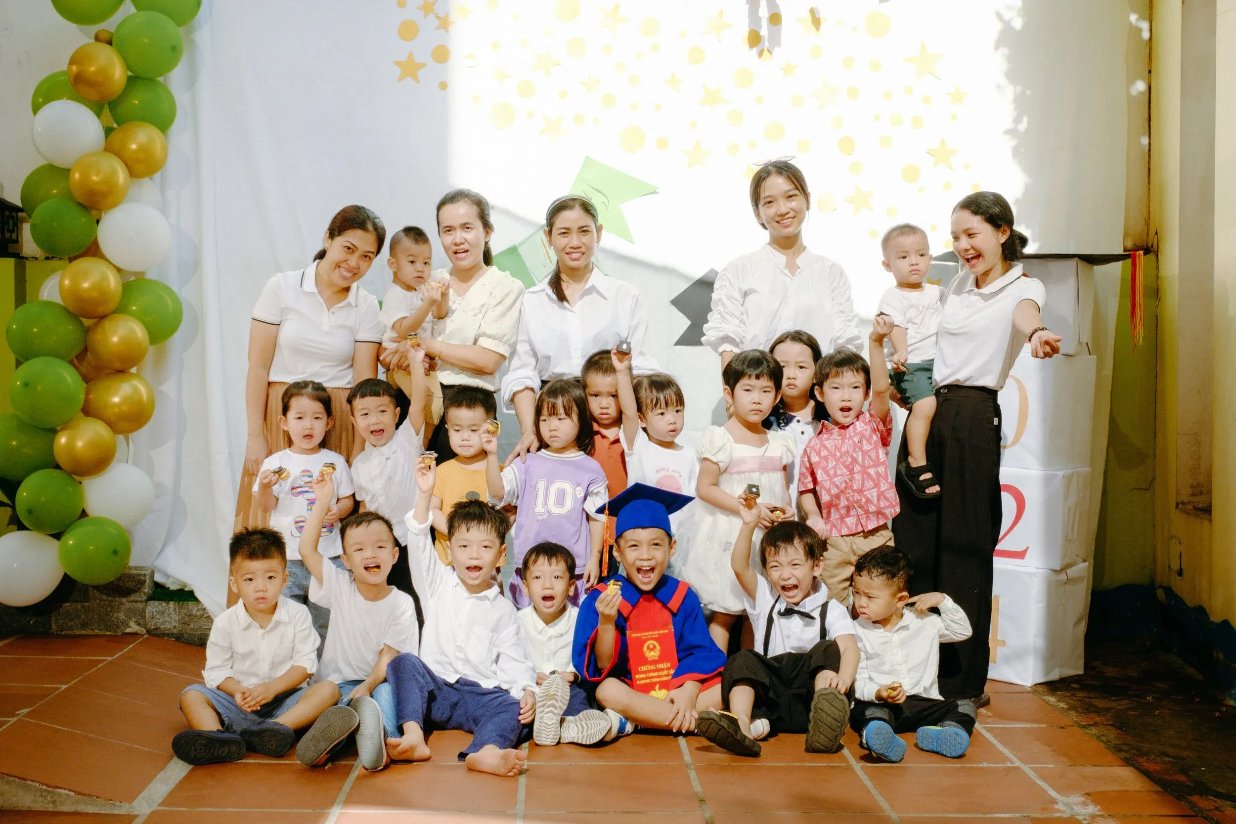 Spring Montessori Kindergarten Graduation Session — Pham Si Luan Photography (2)