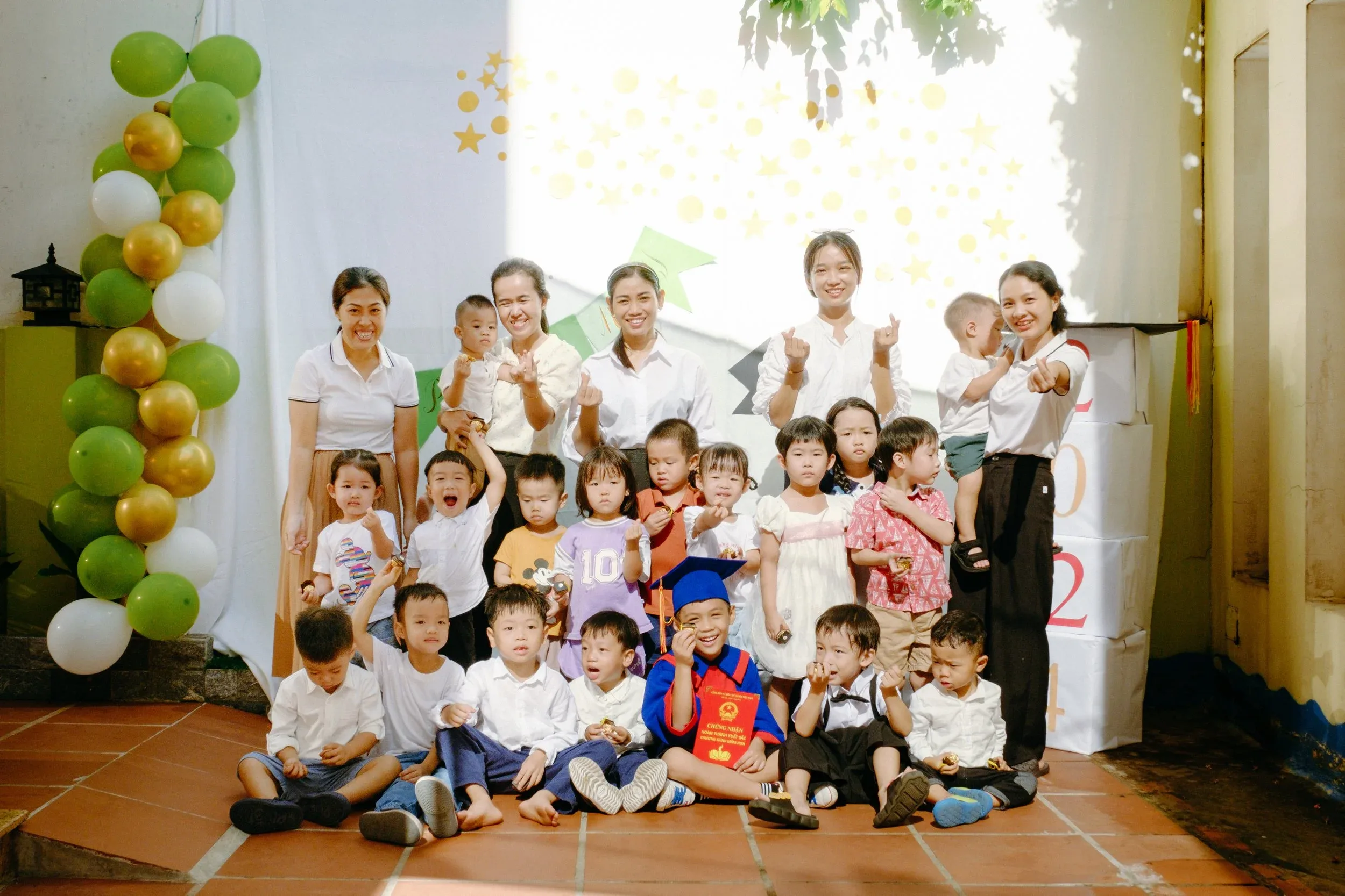 Spring Montessori Kindergarten Graduation Session — Pham Si Luan Photography (3)
