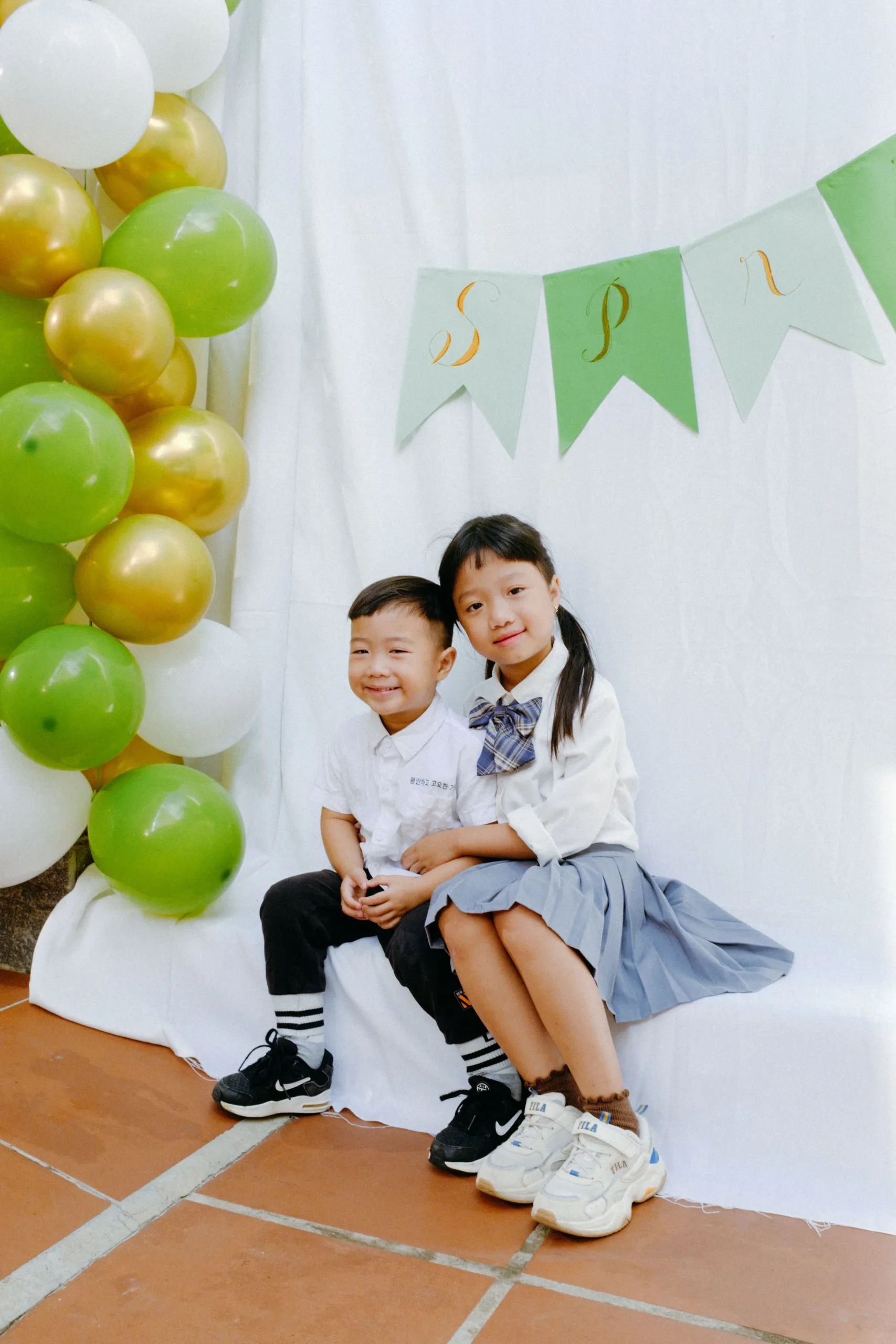 Spring Montessori Kindergarten Graduation Session — Pham Si Luan Photography (9)