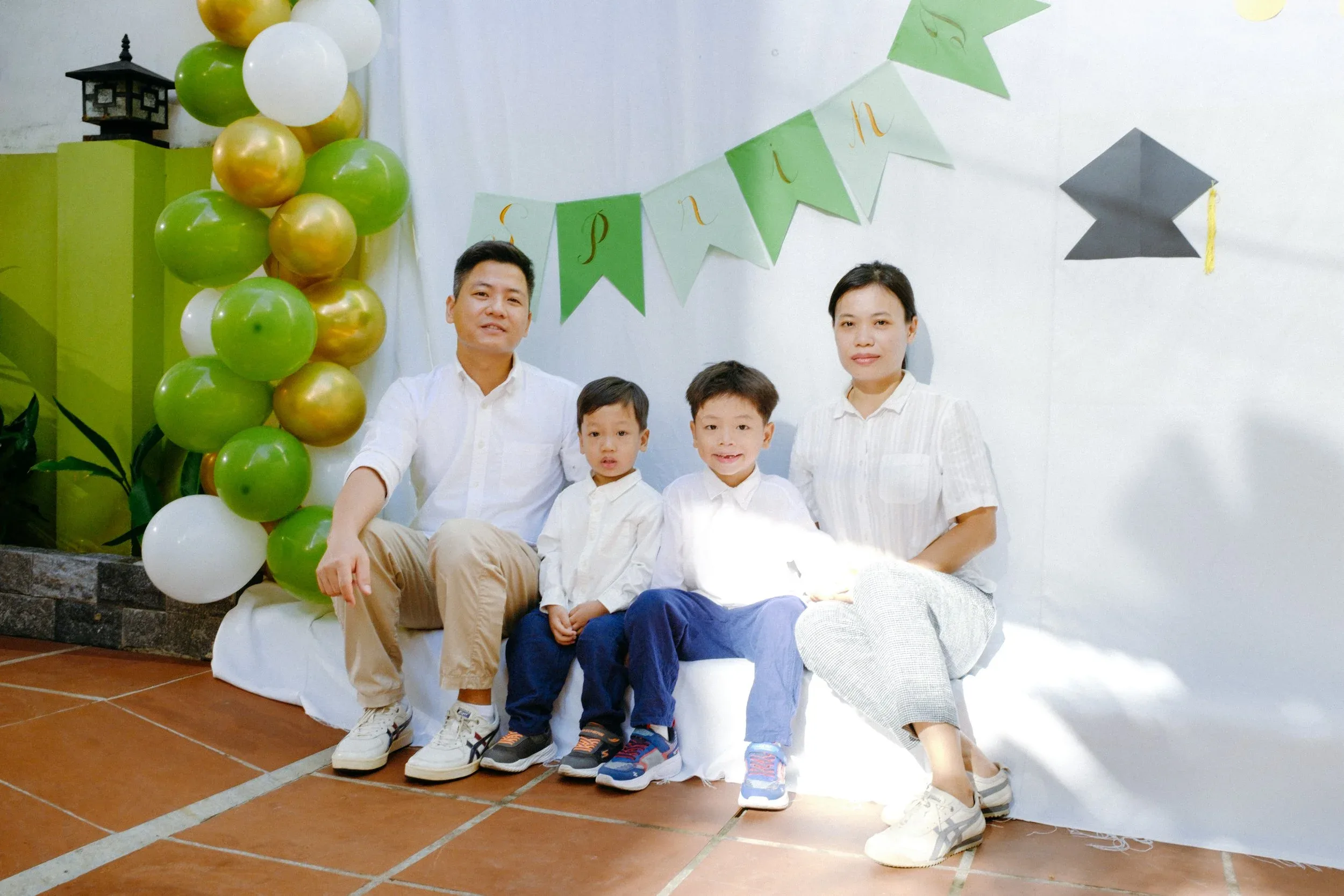 Spring Montessori Kindergarten Graduation Session — Pham Si Luan Photography (11)