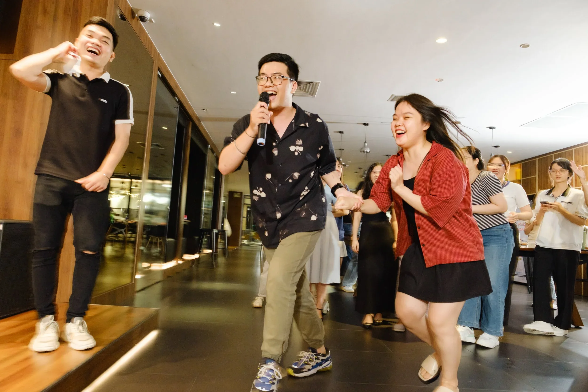 Town Hall Meeting PERSOLKELLY Vietnam — Pham Si Luan Photography (22)