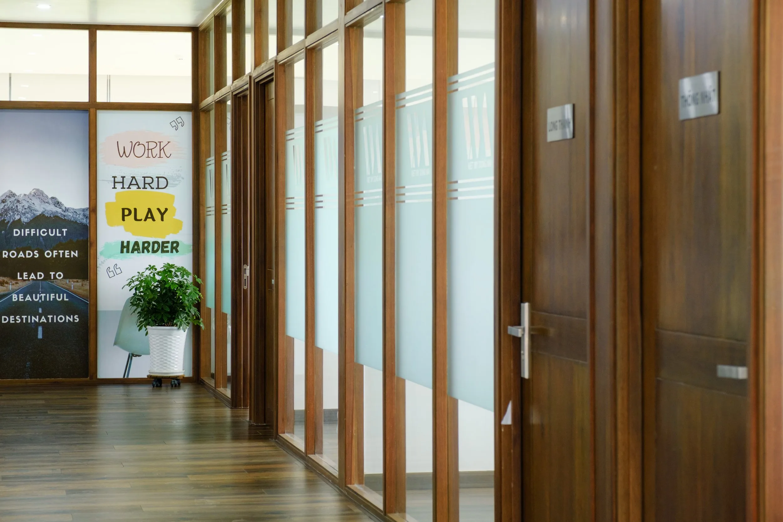 Corporate Portraits of VMD JSC's Leadership and Office — Pham Si Luan Photography (5)