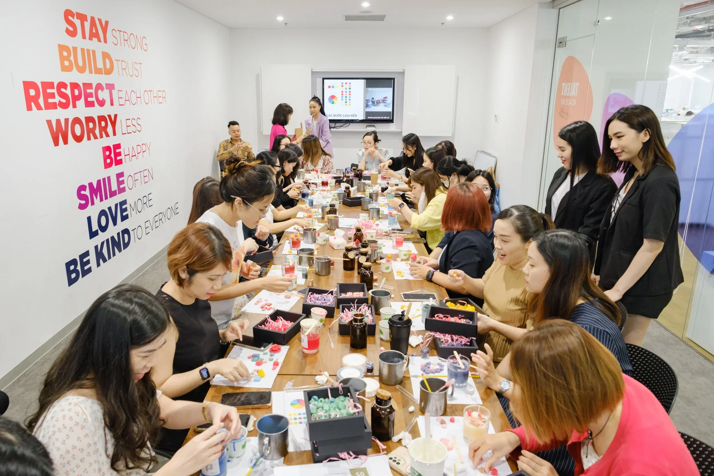 Work and Smile - Internal Launch PERSOLKELLY Vietnam — Pham Si Luan Photography (4)