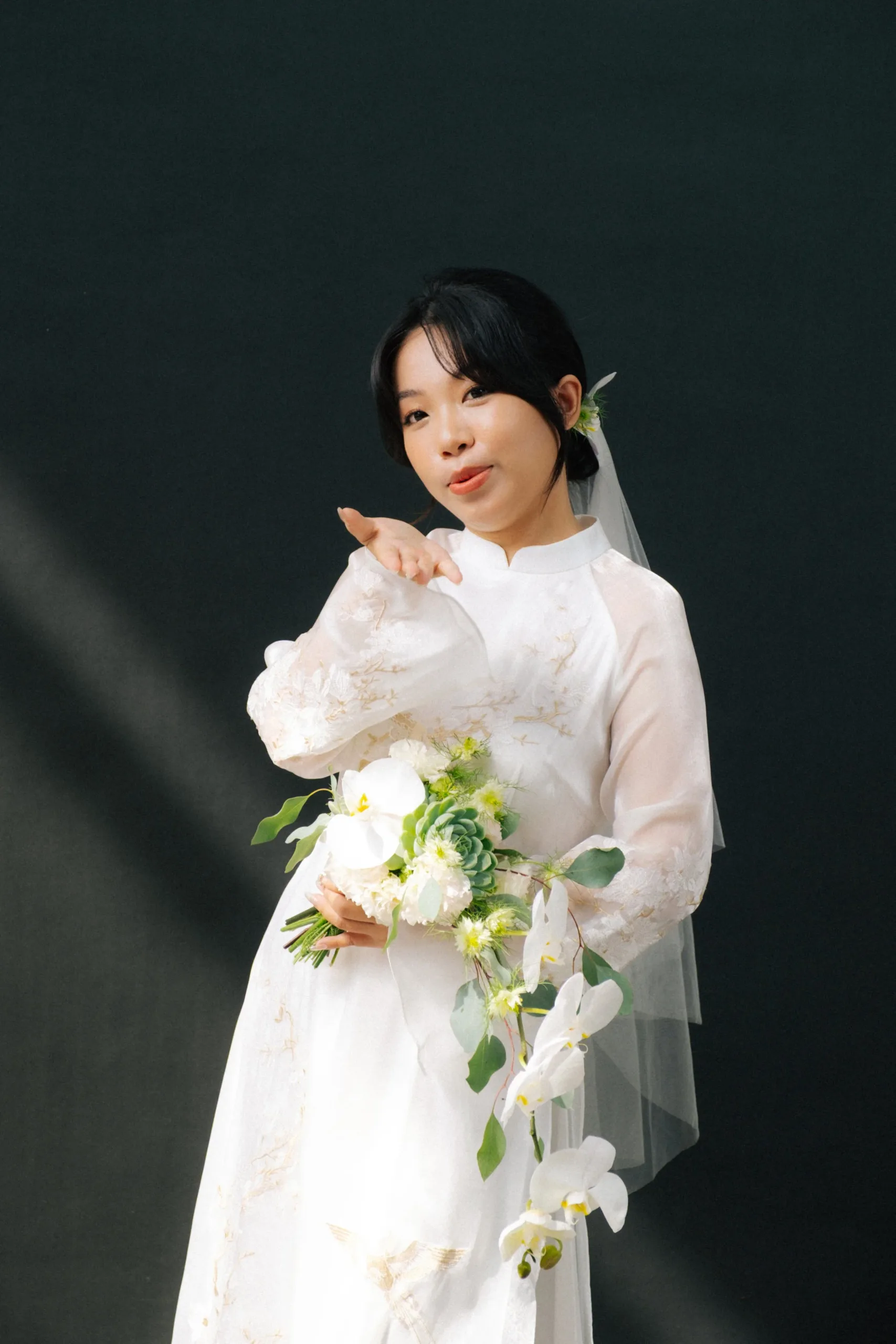 Xuân & Hiếu, Minimalist & Artistic Studio Pre-wedding Session — Pham Si Luan Photography (4)