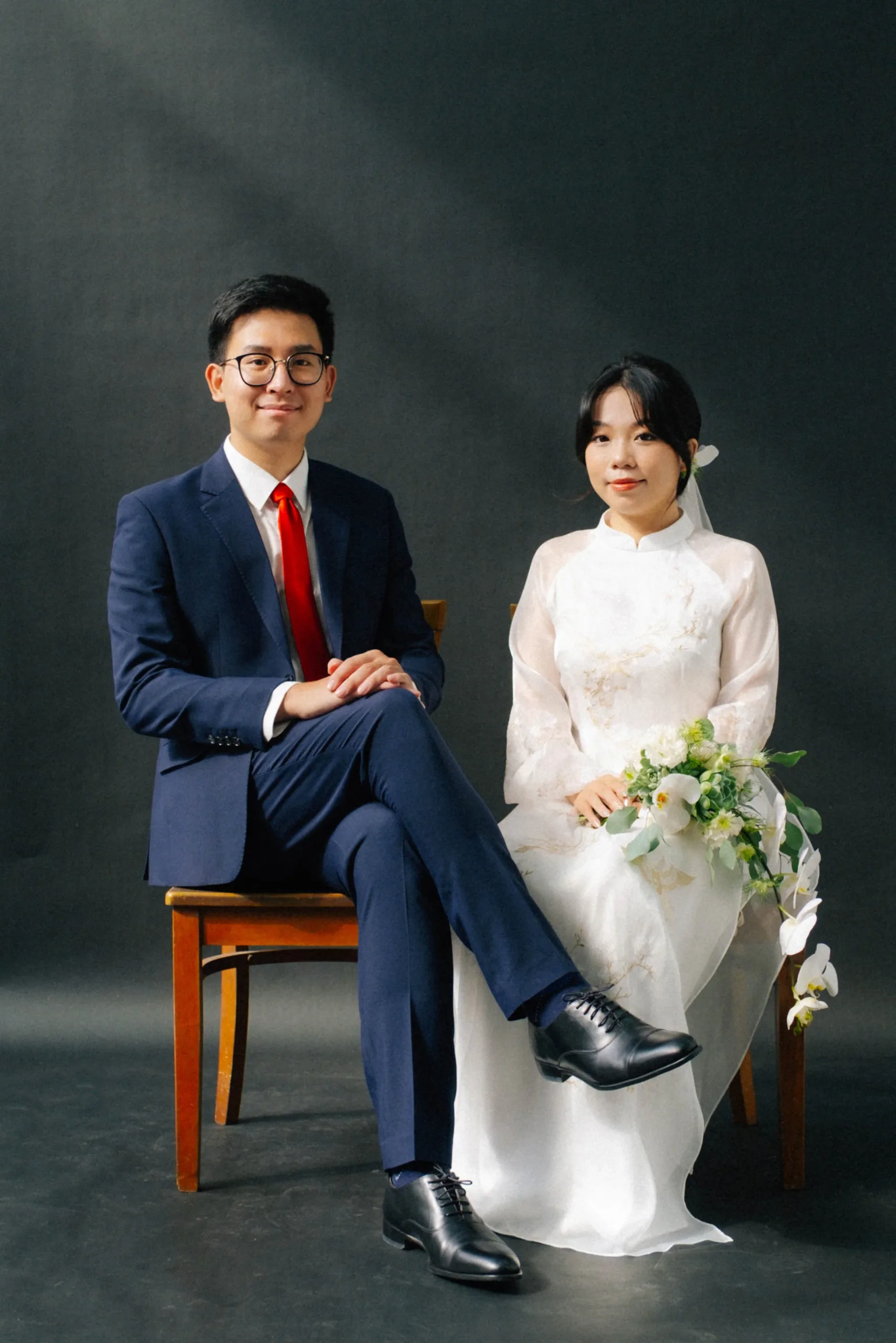 Xuân & Hiếu, Minimalist & Artistic Studio Pre-wedding Session — Pham Si Luan Photography (12)