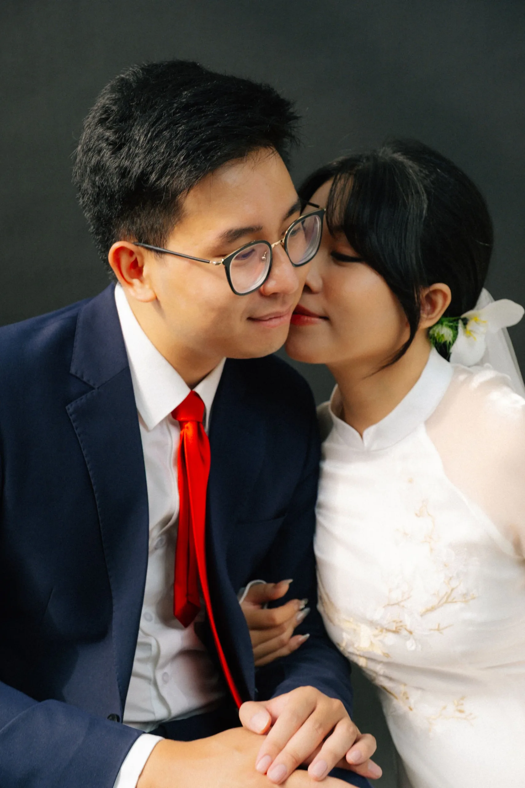 Xuân & Hiếu, Minimalist & Artistic Studio Pre-wedding Session — Pham Si Luan Photography (15)