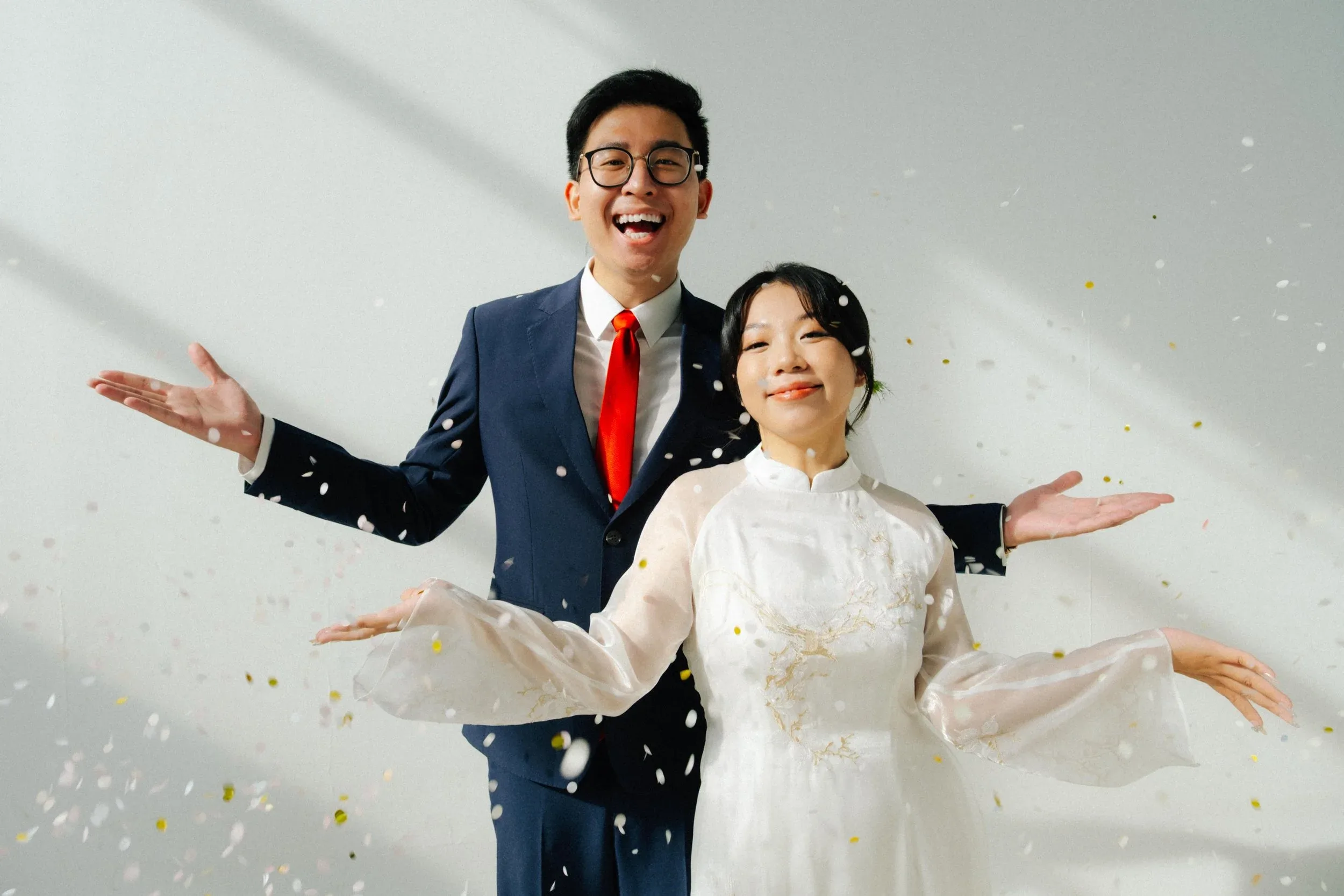 Xuân & Hiếu, Minimalist & Artistic Studio Pre-wedding Session — Pham Si Luan Photography (22)
