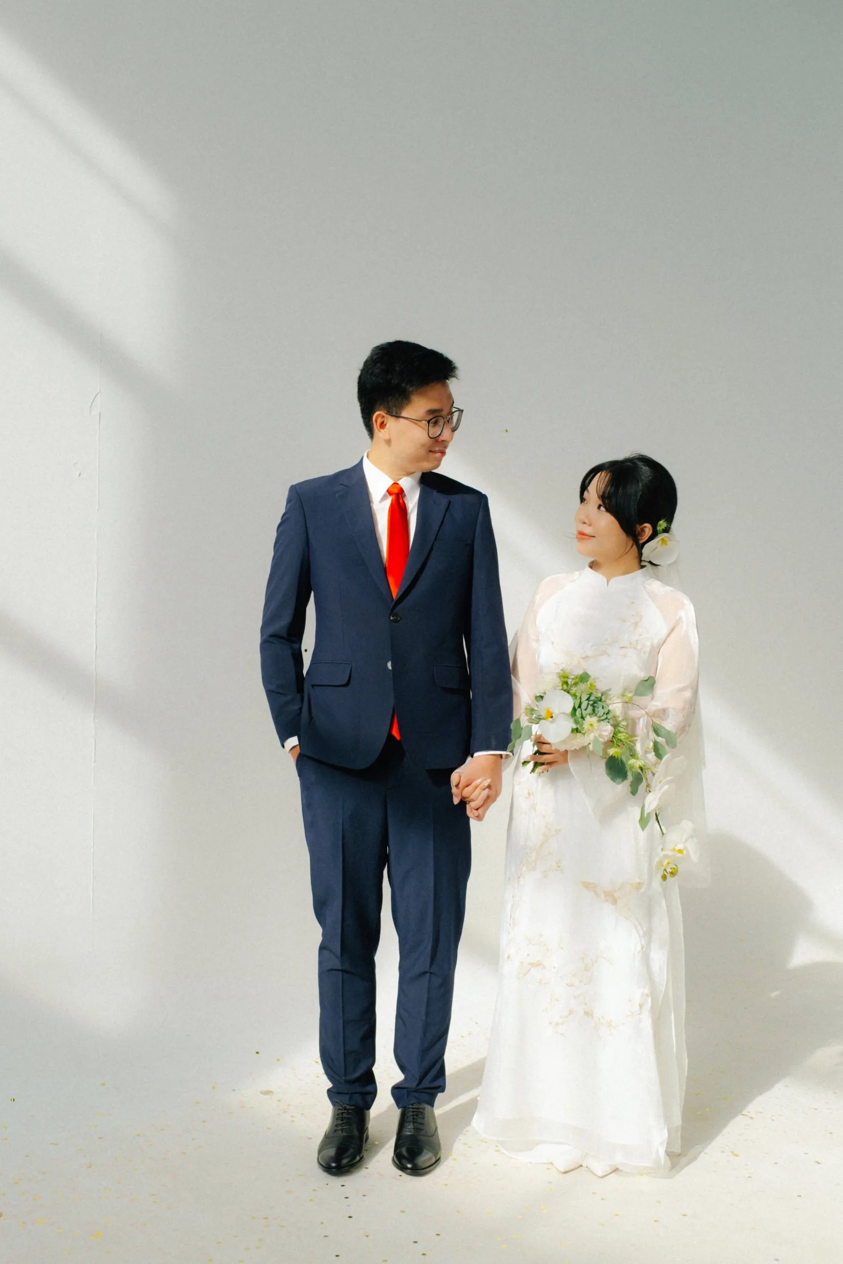 Xuân & Hiếu, Minimalist & Artistic Studio Pre-wedding Session — Pham Si Luan Photography (24)