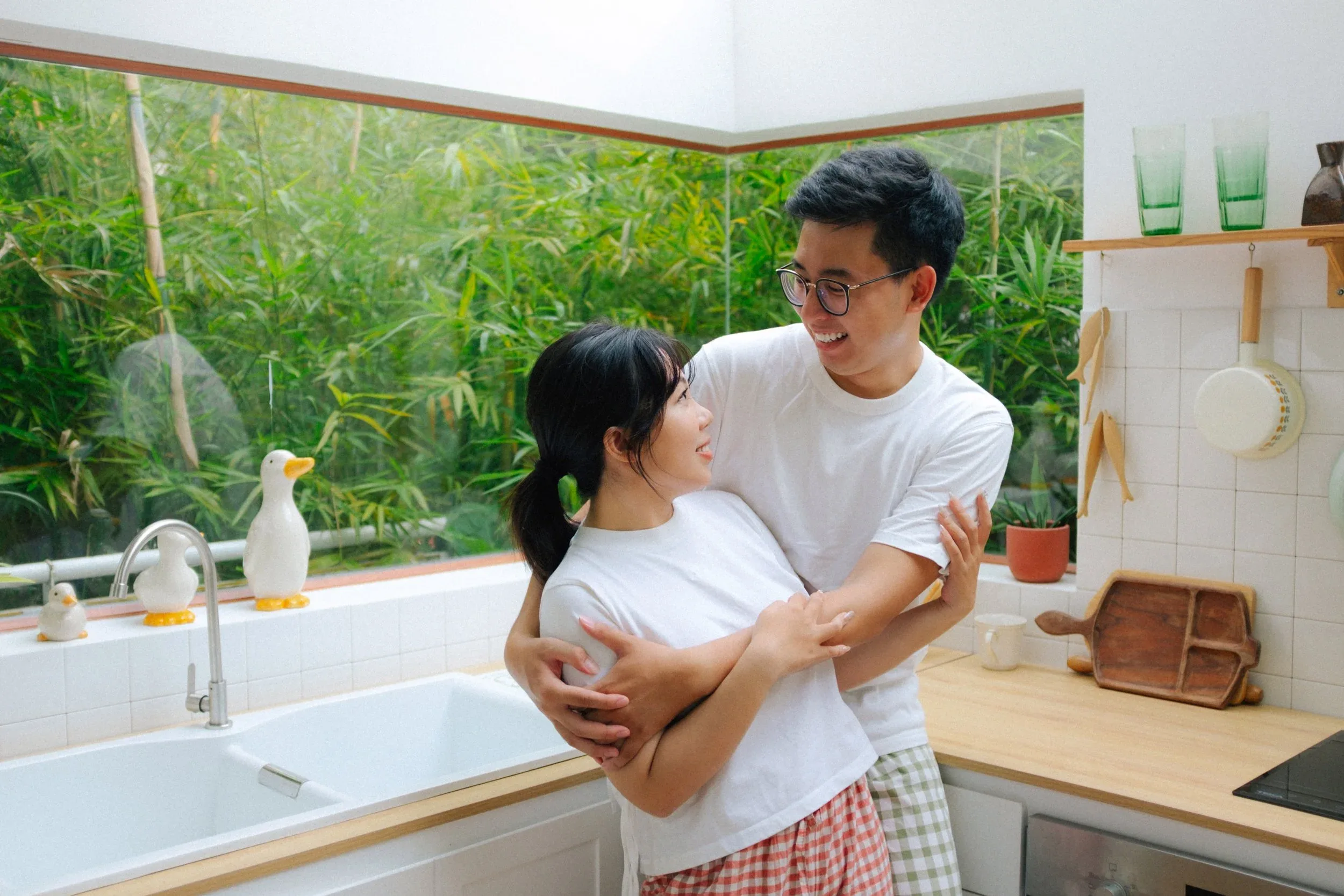 Xuân & Hiếu, Minimalist & Artistic Studio Pre-wedding Session — Pham Si Luan Photography (38)