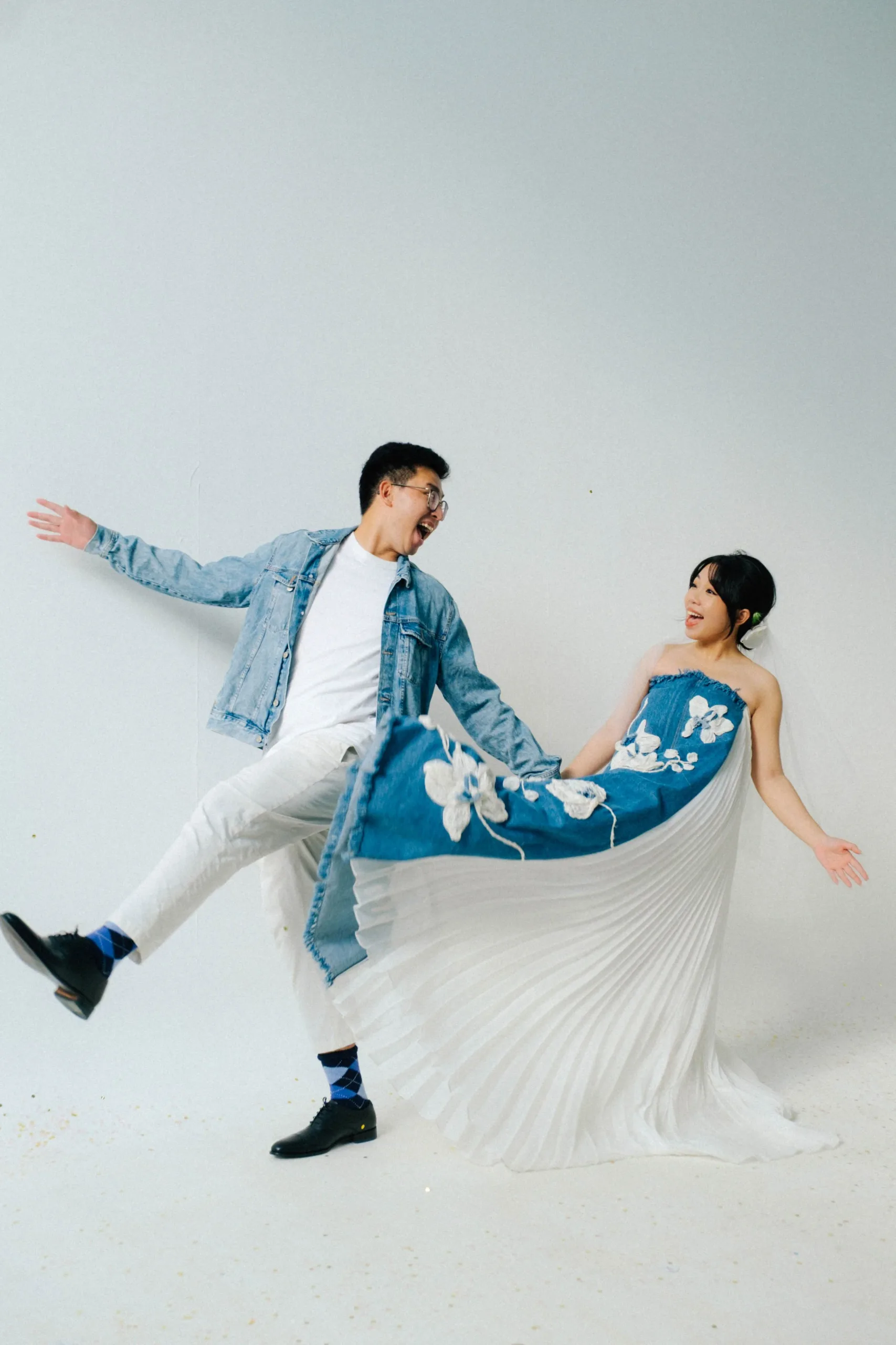 Minimalist & Artistic Studio Pre-wedding Session — Pham Si Luan Photography (1)