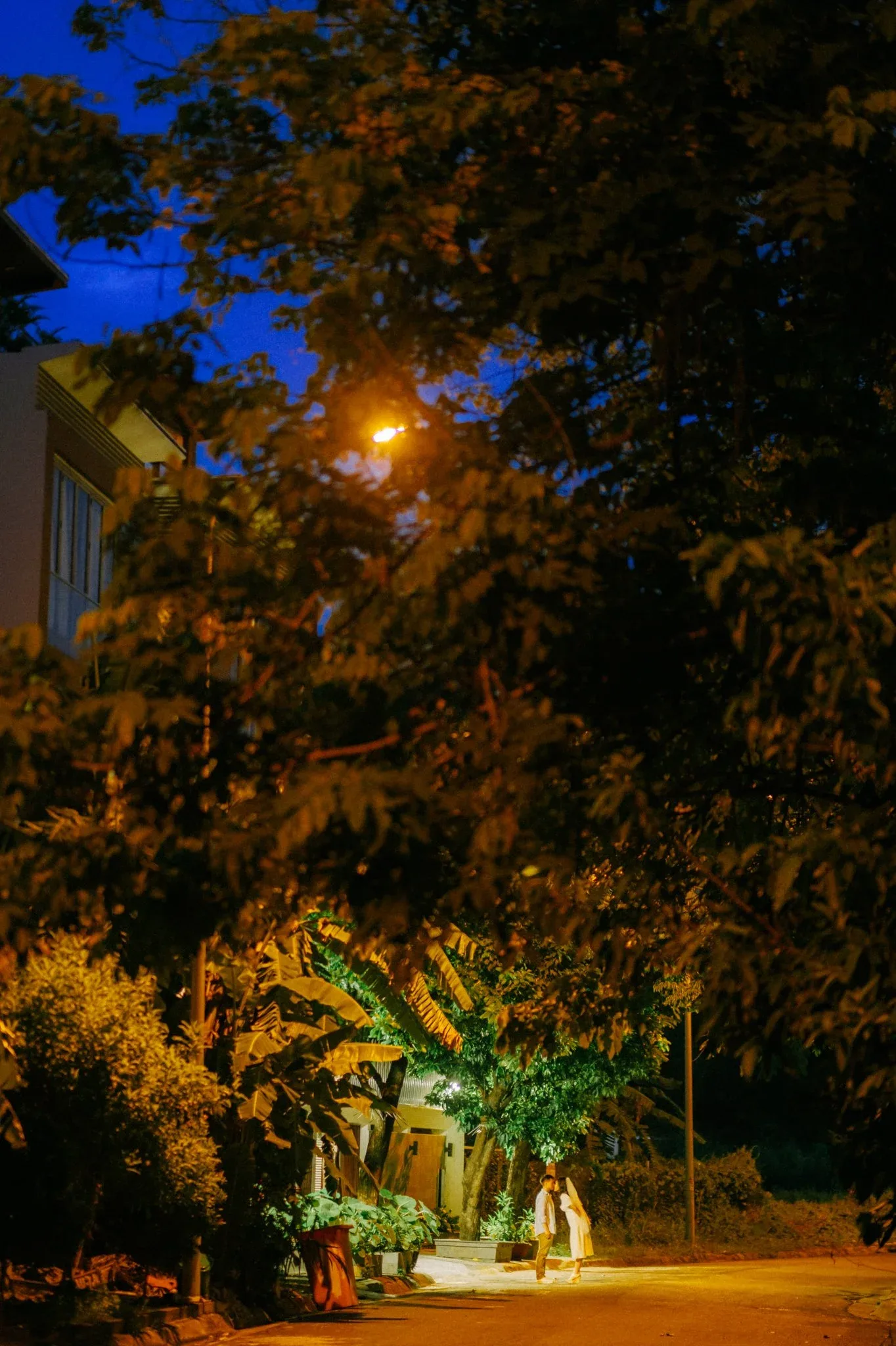 Thanh & Kaden, Pre-wedding in Sài Gòn — Pham Si Luan Photography (37)