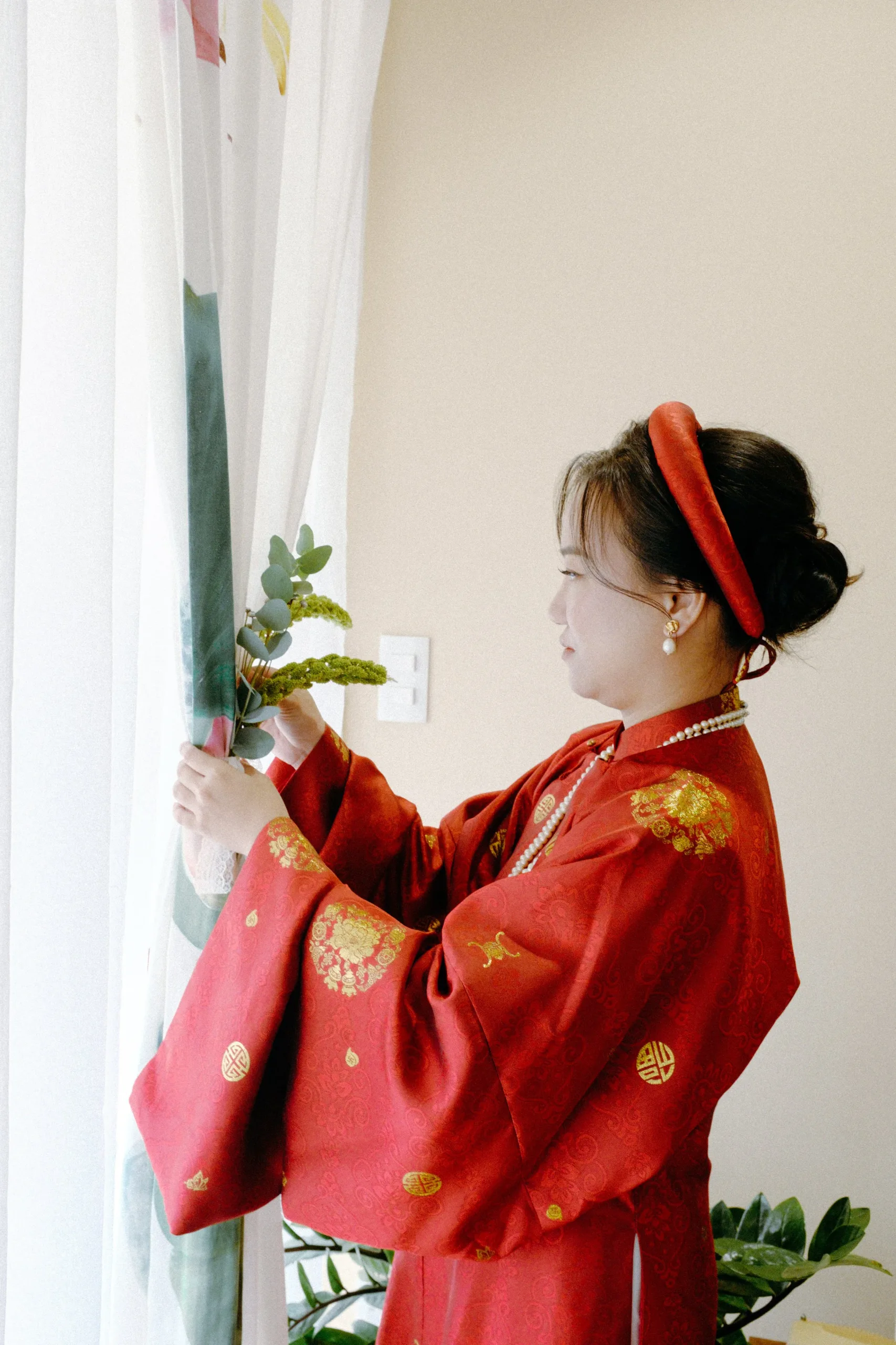 Thảo & Lâm, Pre-wedding Session at Home in Sài Gòn — Pham Si Luan Photography (8)