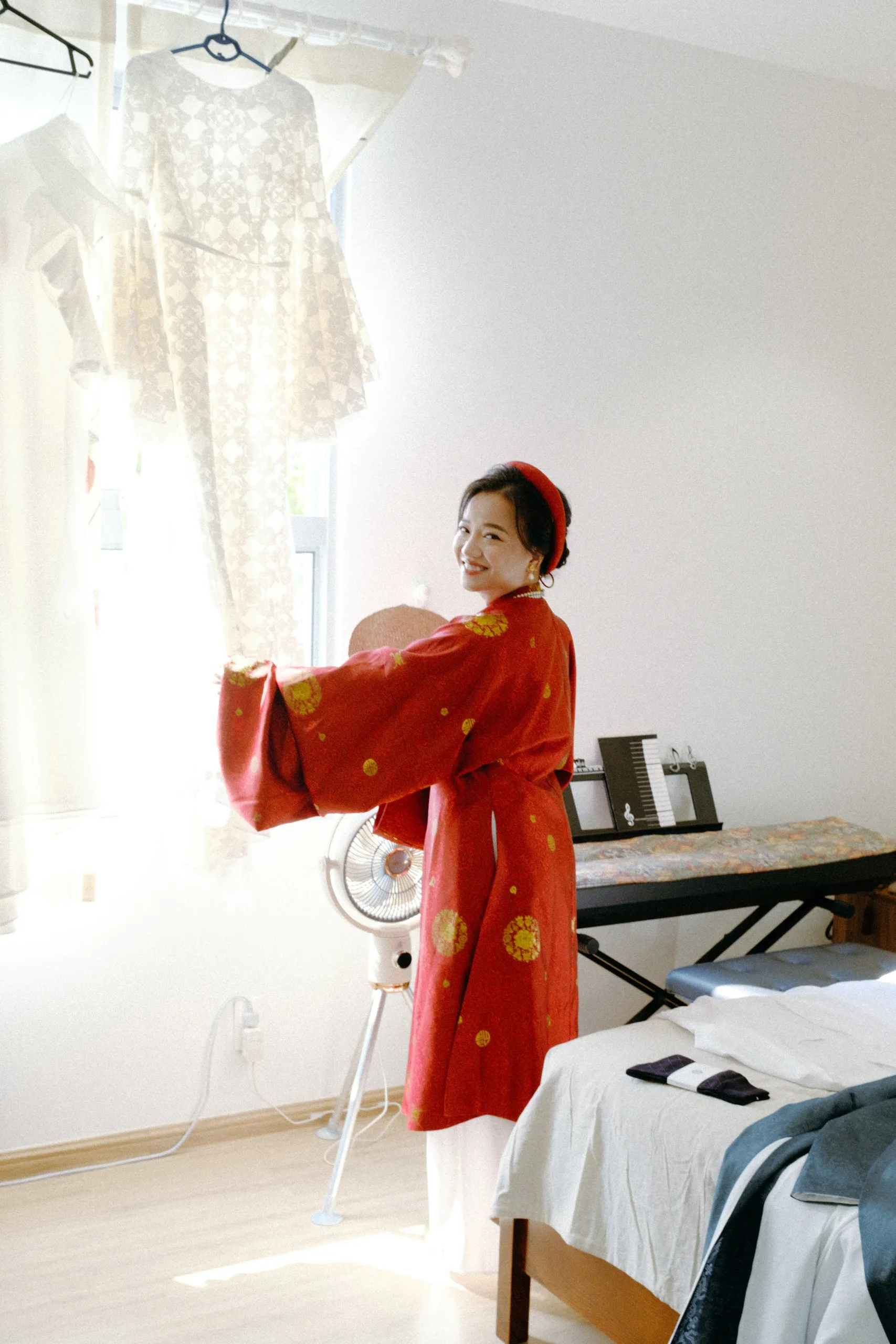 Thảo & Lâm, Pre-wedding Session at Home in Sài Gòn — Pham Si Luan Photography (10)