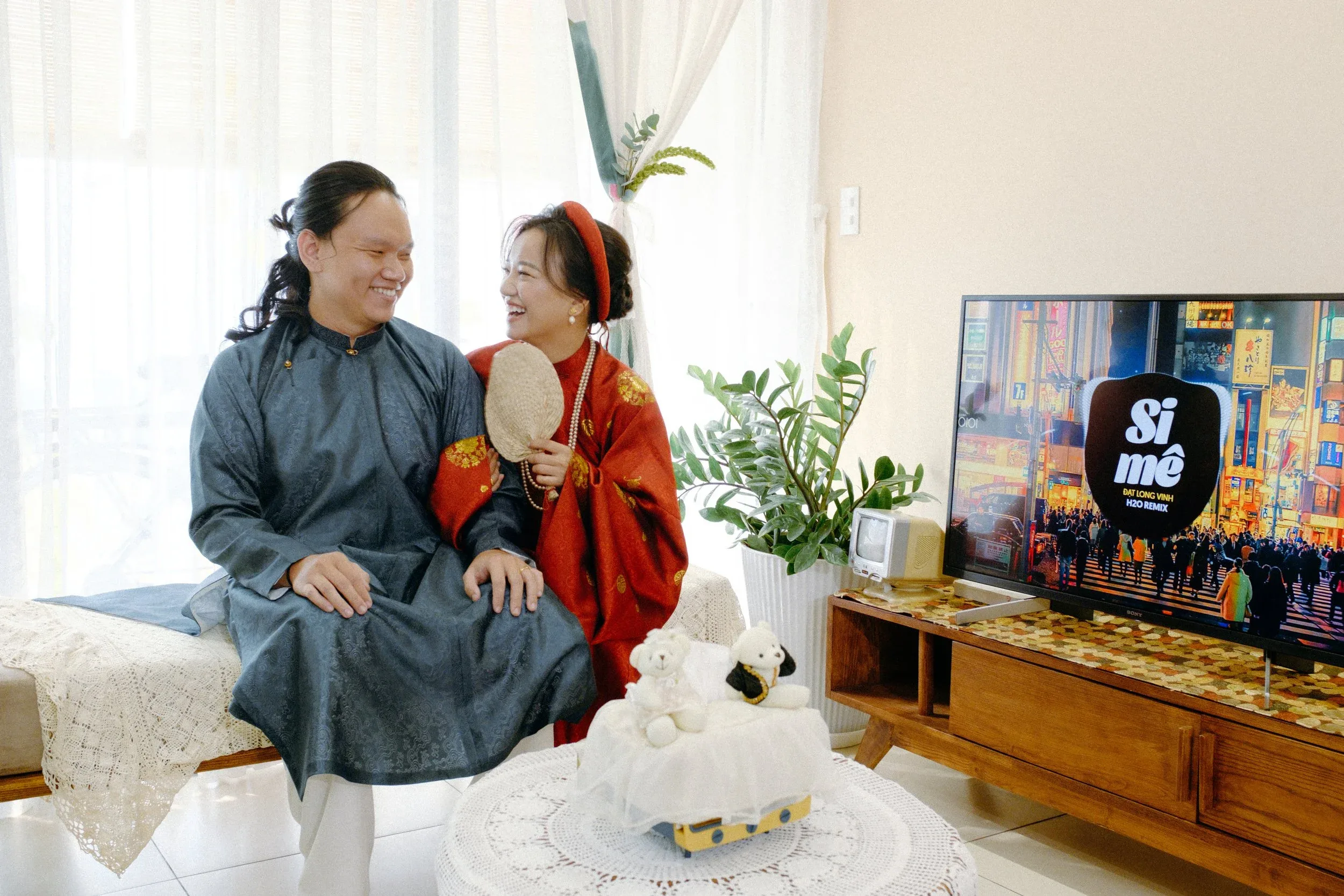 Thảo & Lâm, Pre-wedding Session at Home in Sài Gòn — Pham Si Luan Photography (24)