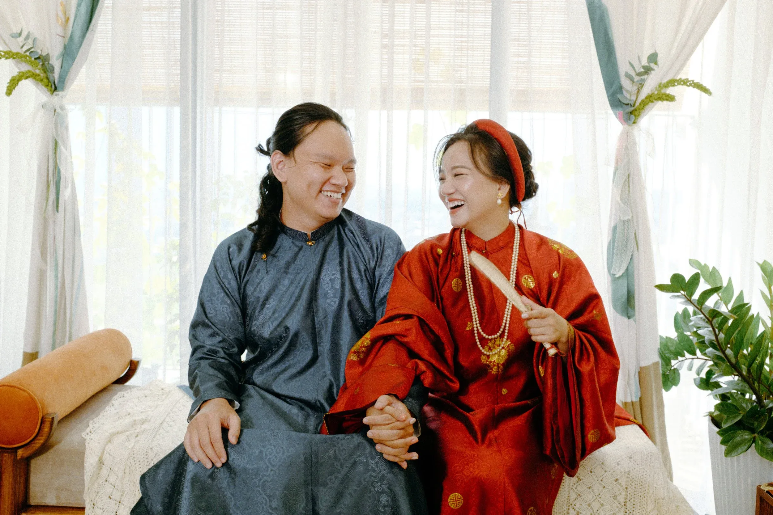 Thảo & Lâm, Pre-wedding Session at Home in Sài Gòn — Pham Si Luan Photography (25)