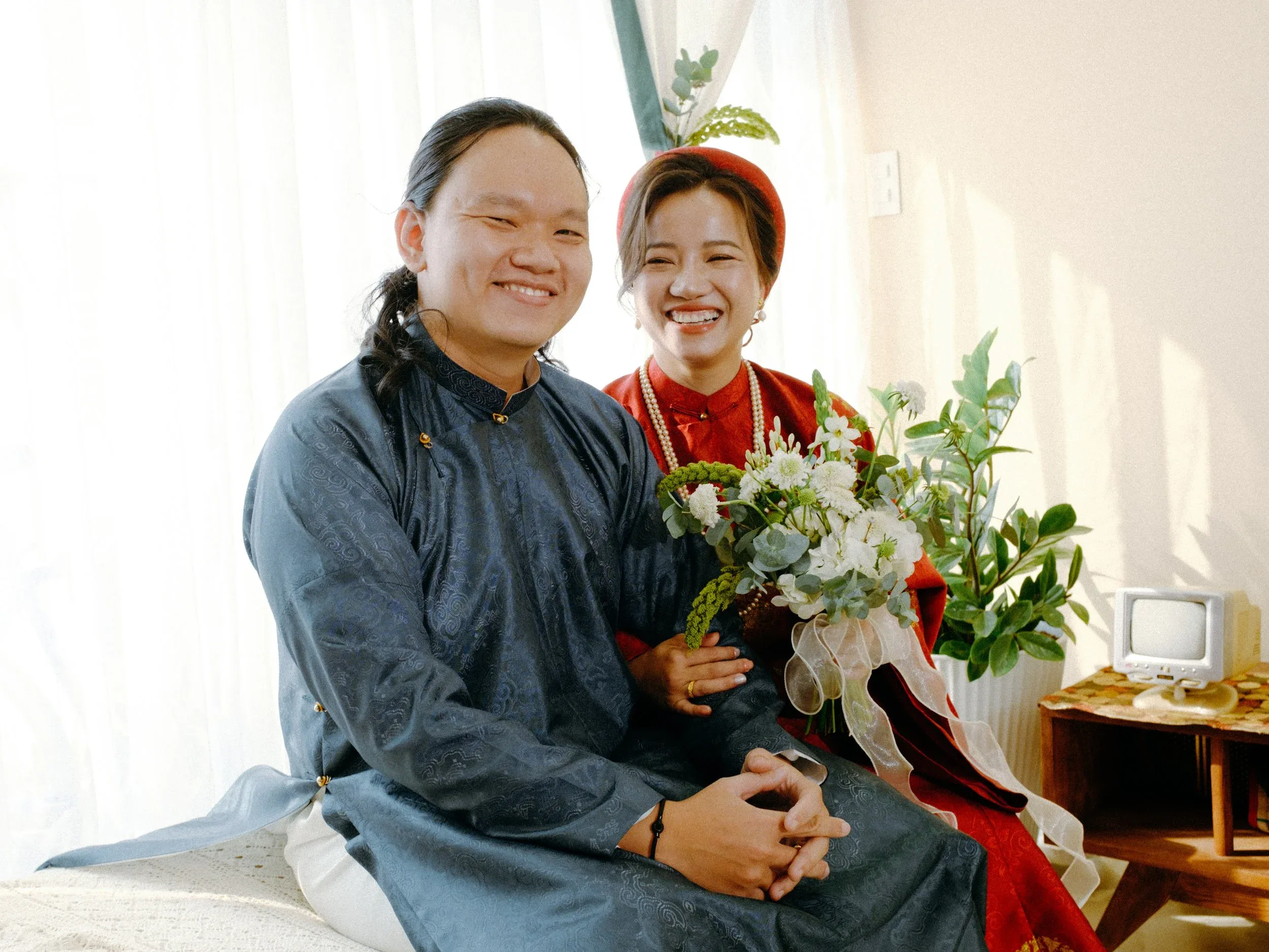 Thảo & Lâm, Pre-wedding Session at Home in Sài Gòn — Pham Si Luan Photography (41)