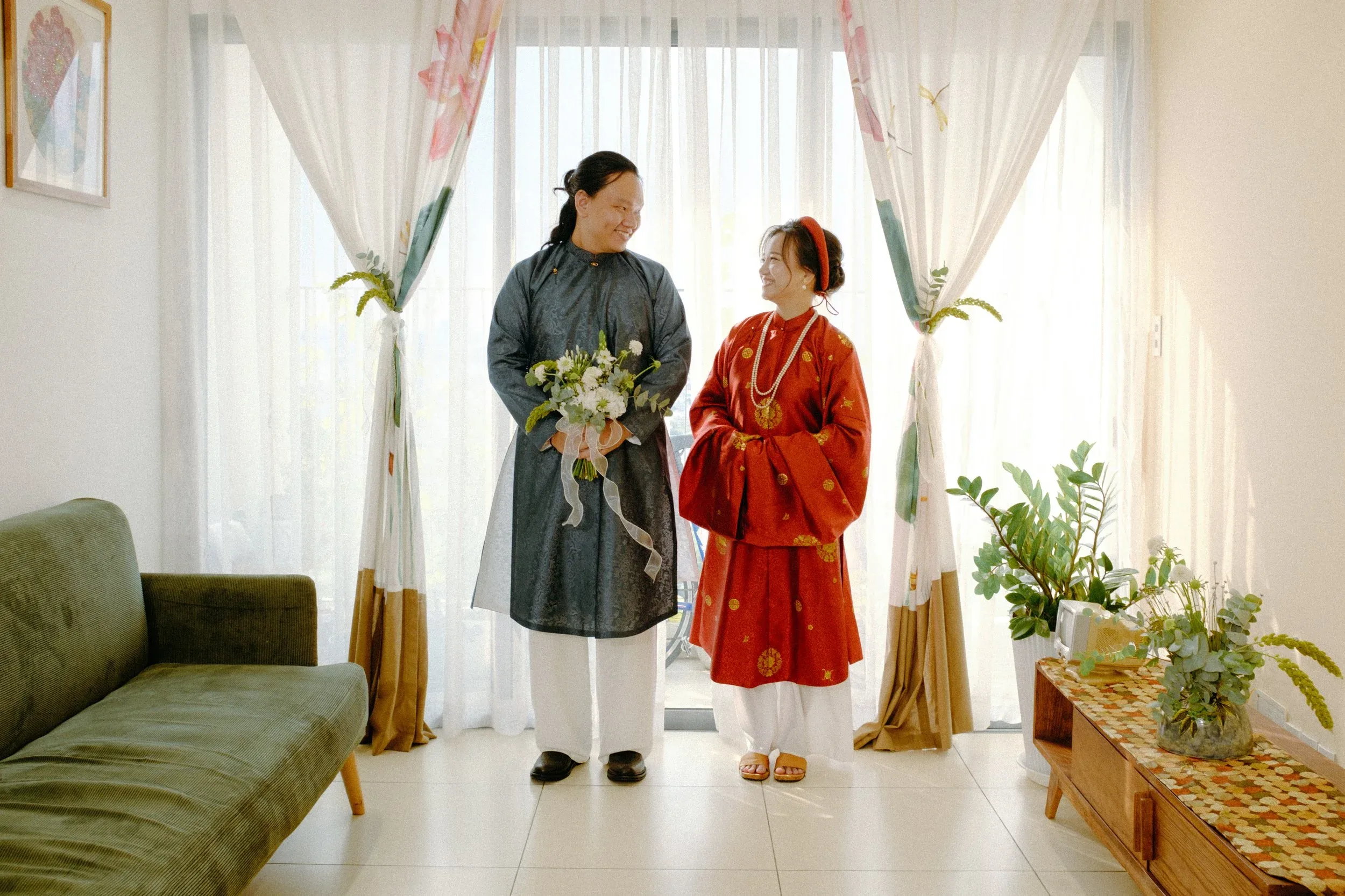 Thảo & Lâm, Pre-wedding Session at Home in Sài Gòn — Pham Si Luan Photography (54)