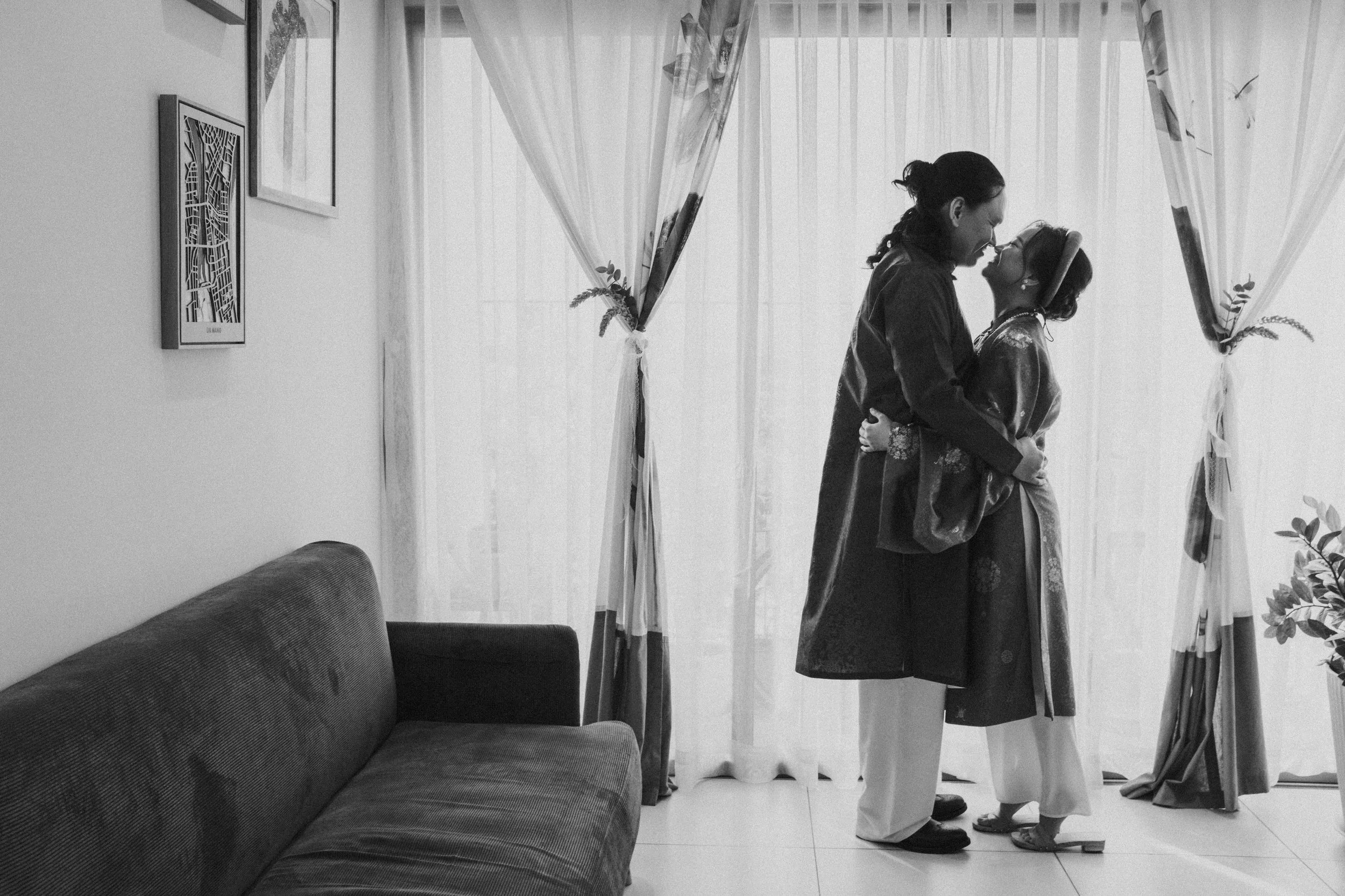 Thảo & Lâm, Pre-wedding Session at Home in Sài Gòn — Pham Si Luan Photography (61)