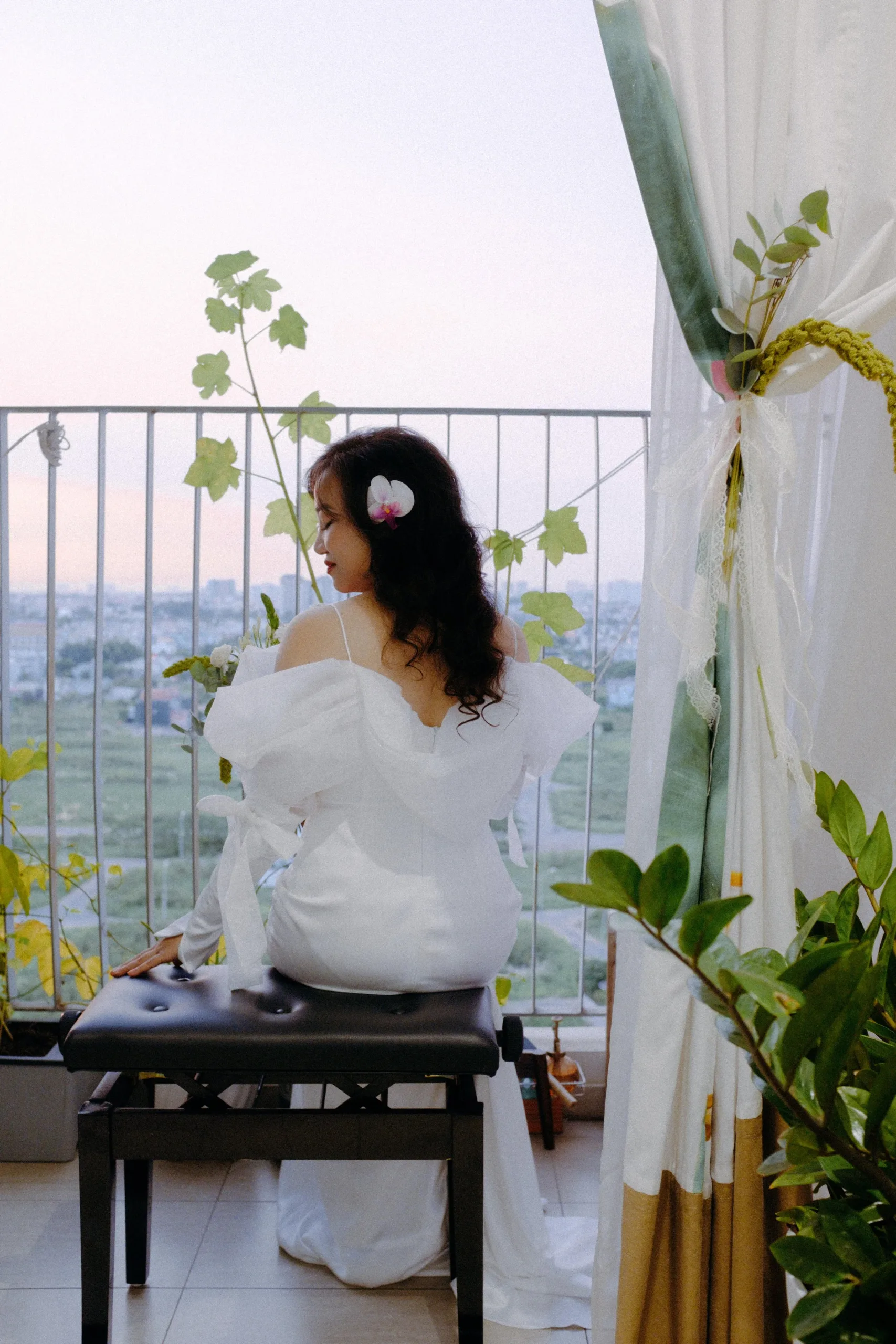 Thảo & Lâm, Pre-wedding Session at Home in Sài Gòn — Pham Si Luan Photography (95)