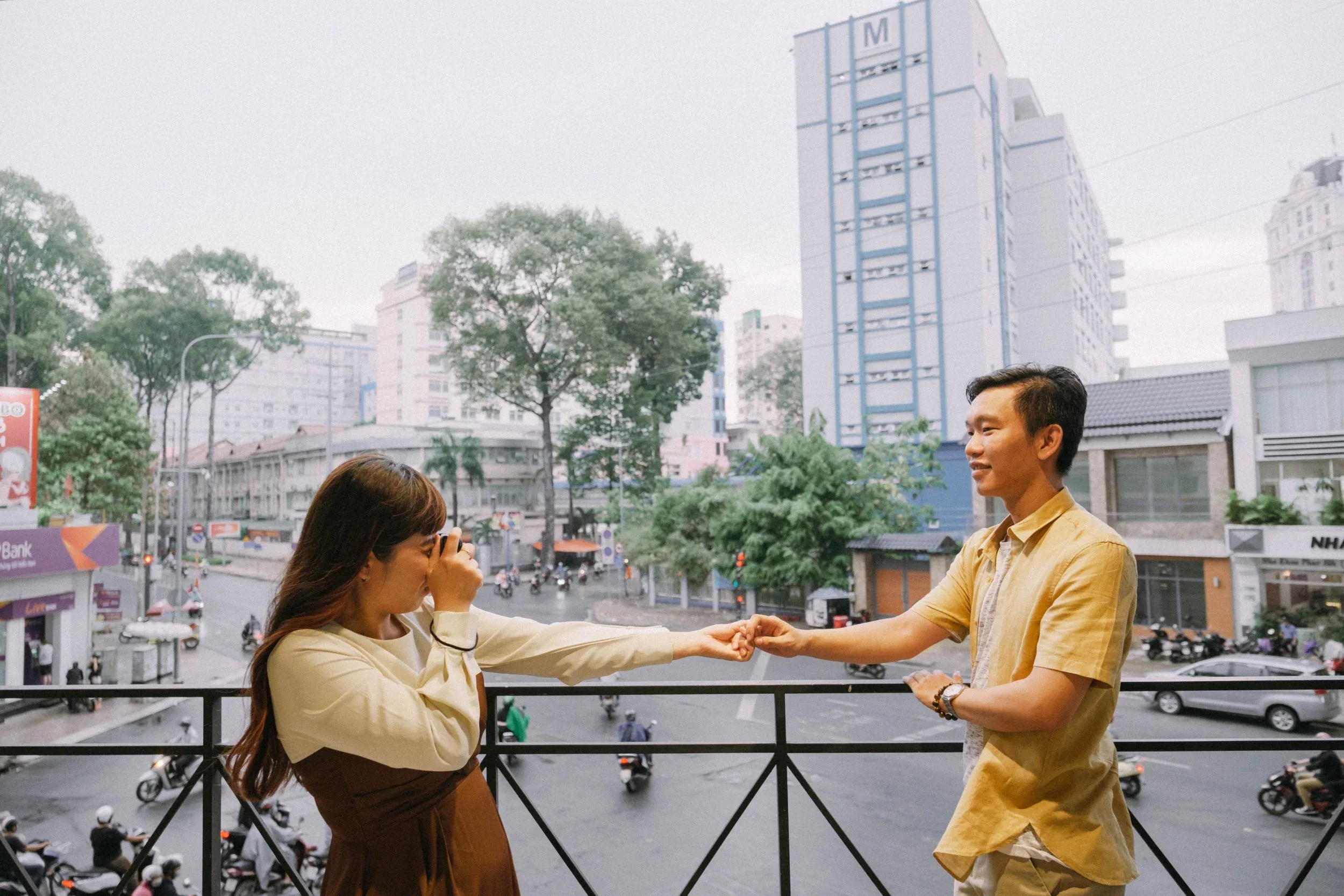 Vy & Chánh, Couple in Sài Gòn — Pham Si Luan Photography (5)