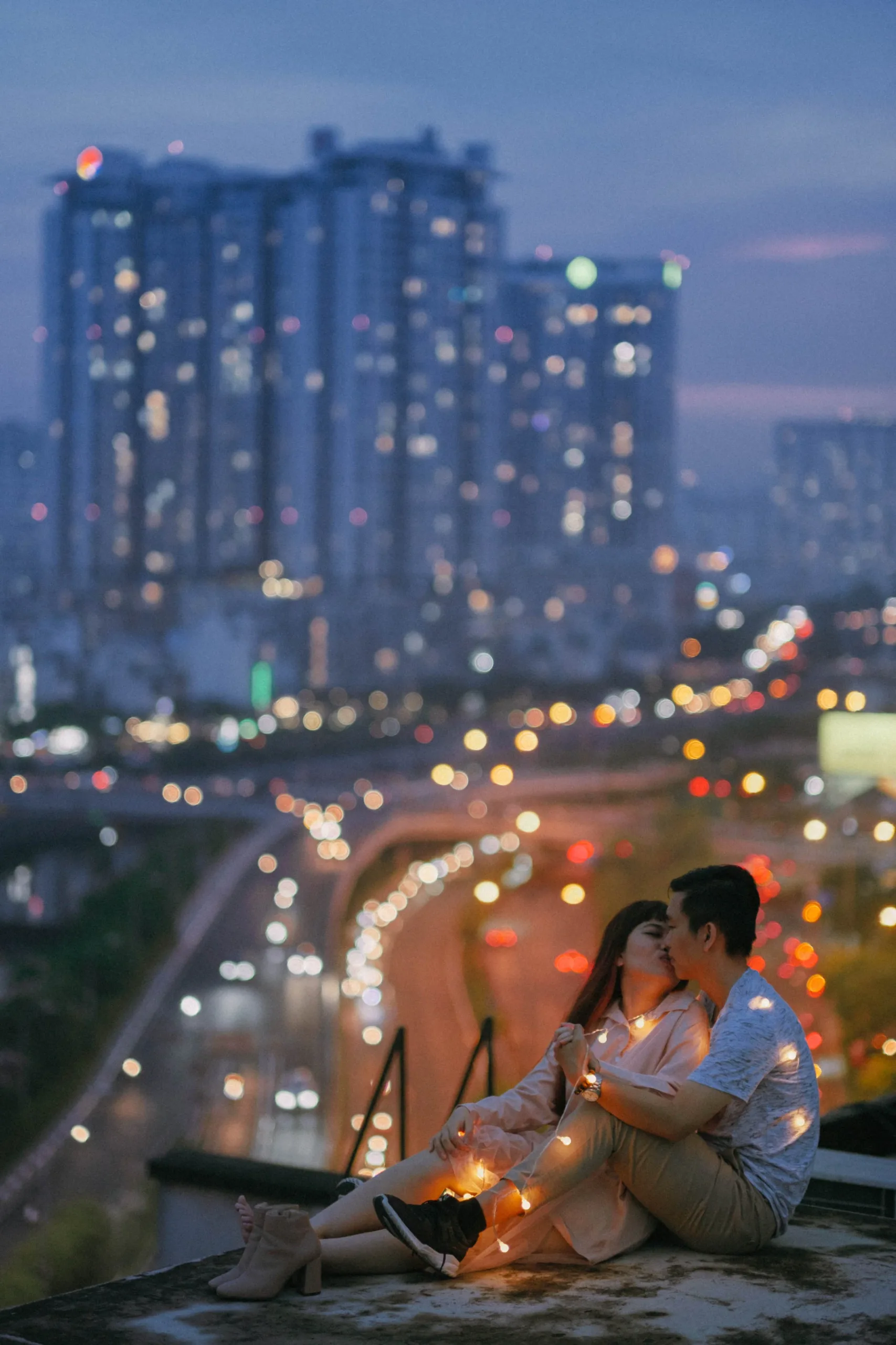 Vy & Chánh, Couple in Sài Gòn — Pham Si Luan Photography (31)