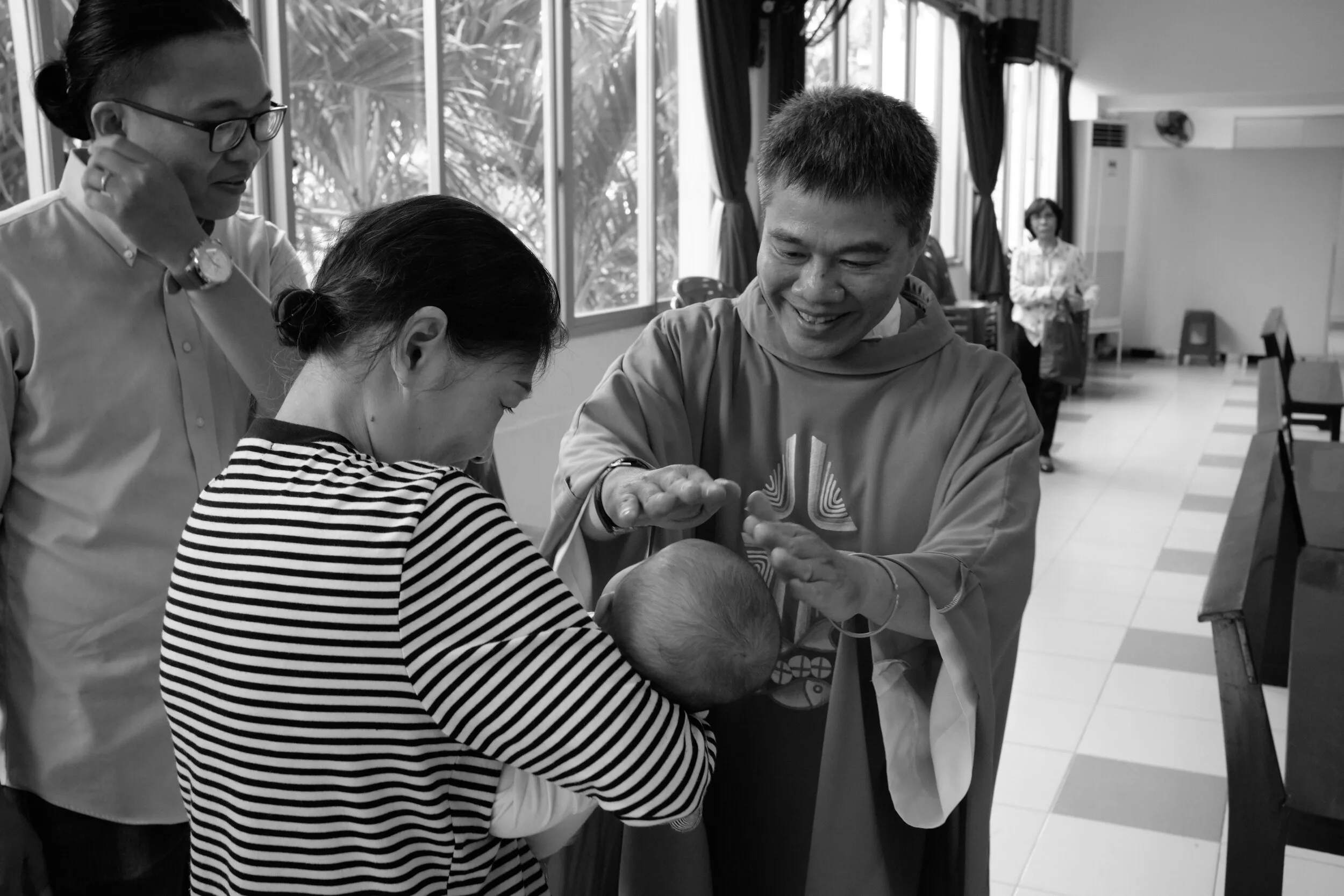 Joy's Christening in Sài Gòn — Pham Si Luan Photography (44)