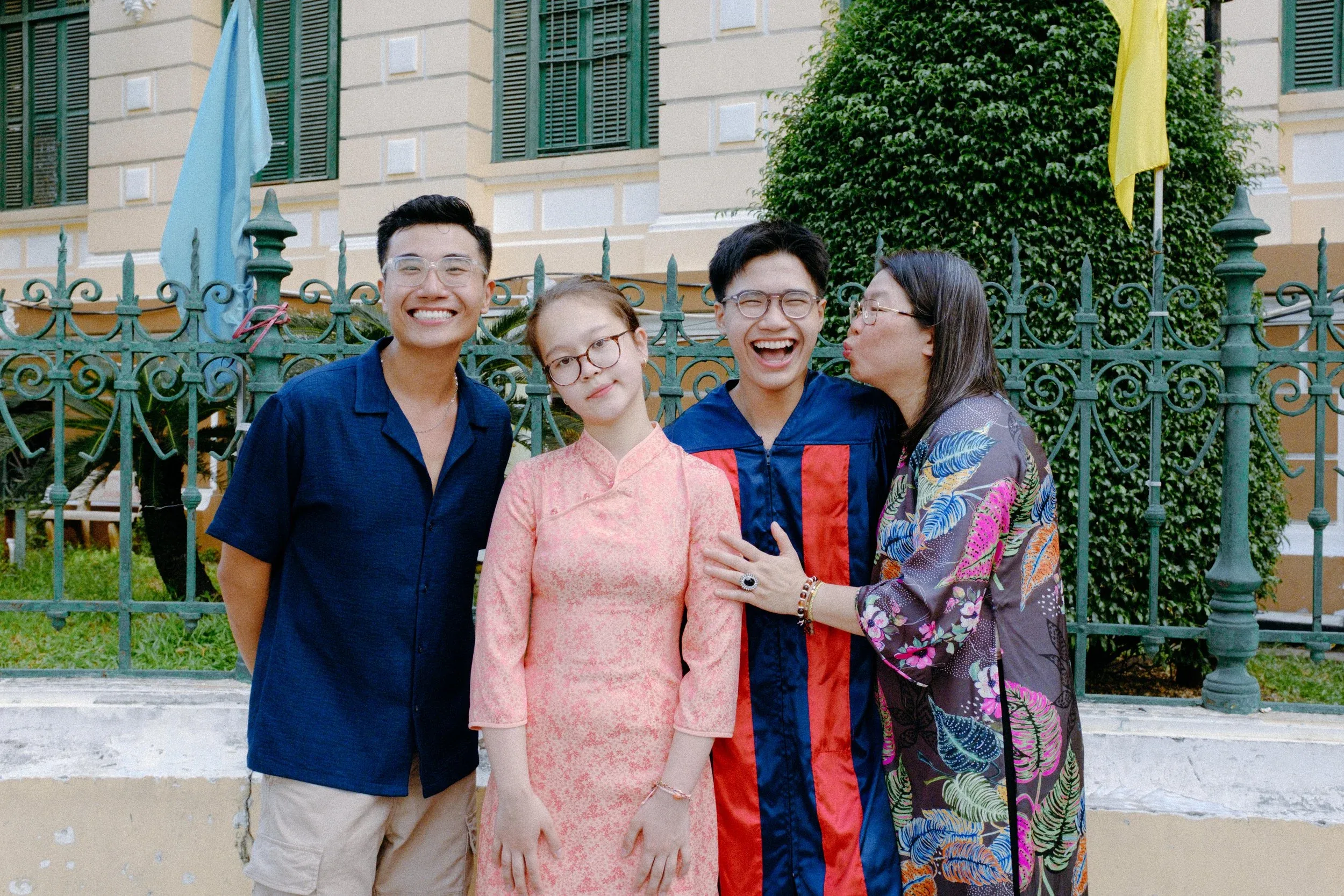 Tú, Khôi & Mẹs — Pham Si Luan Photography (27)