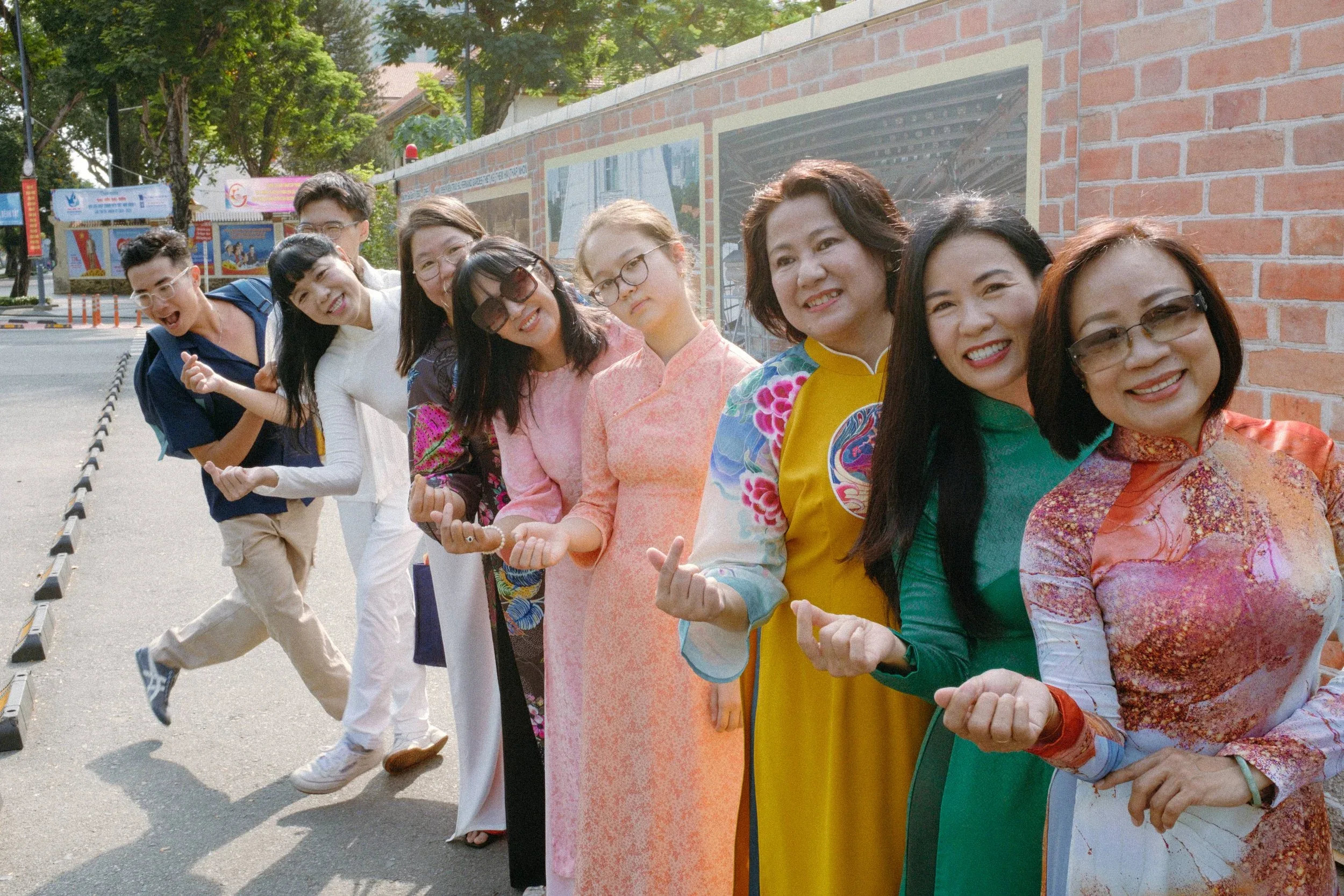 Tú, Khôi & Mẹs — Pham Si Luan Photography (38)