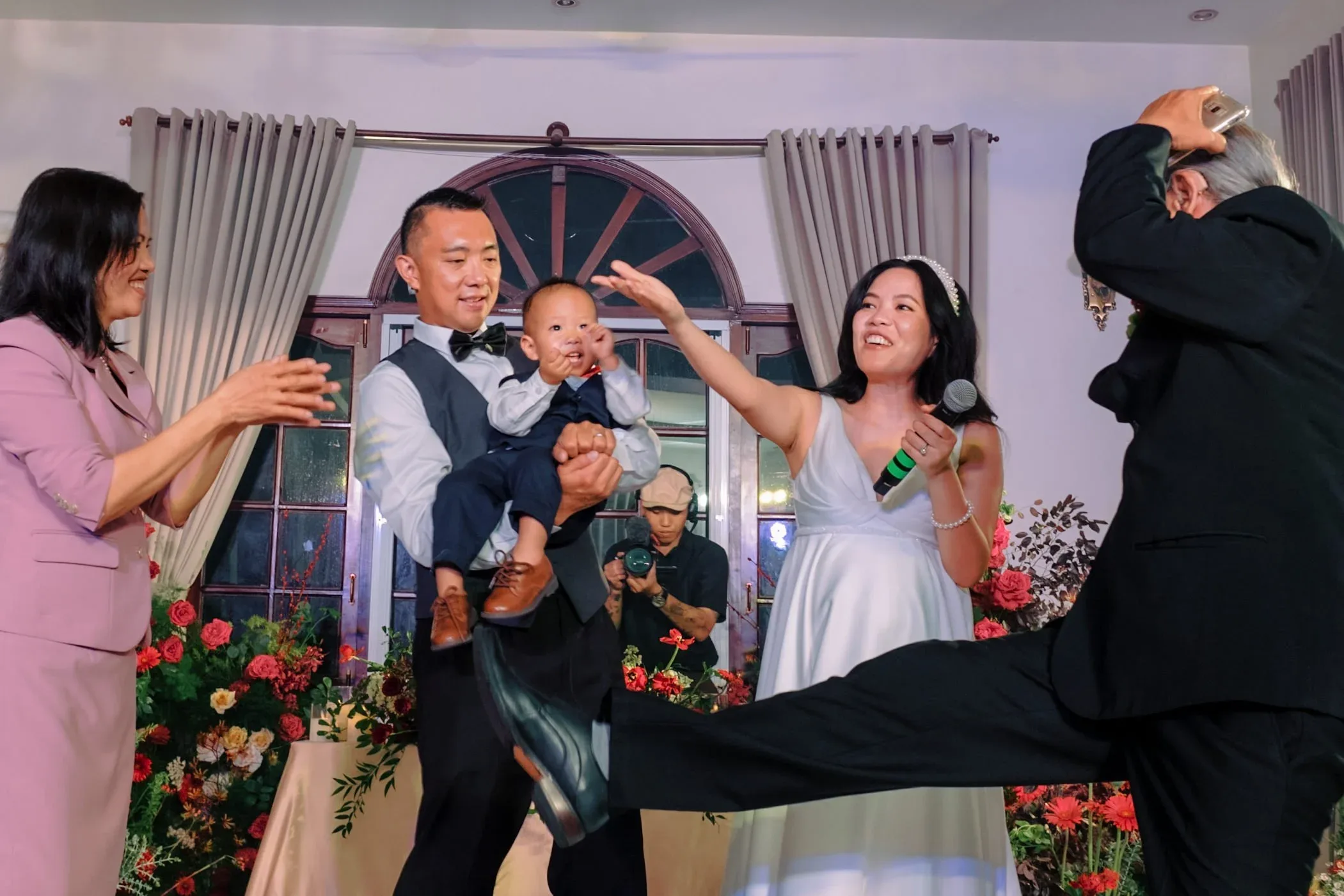 Anh Đoàn & Charles, Vow Renewal Ceremony in Sài Gòn — Pham Si Luan Photography (53)