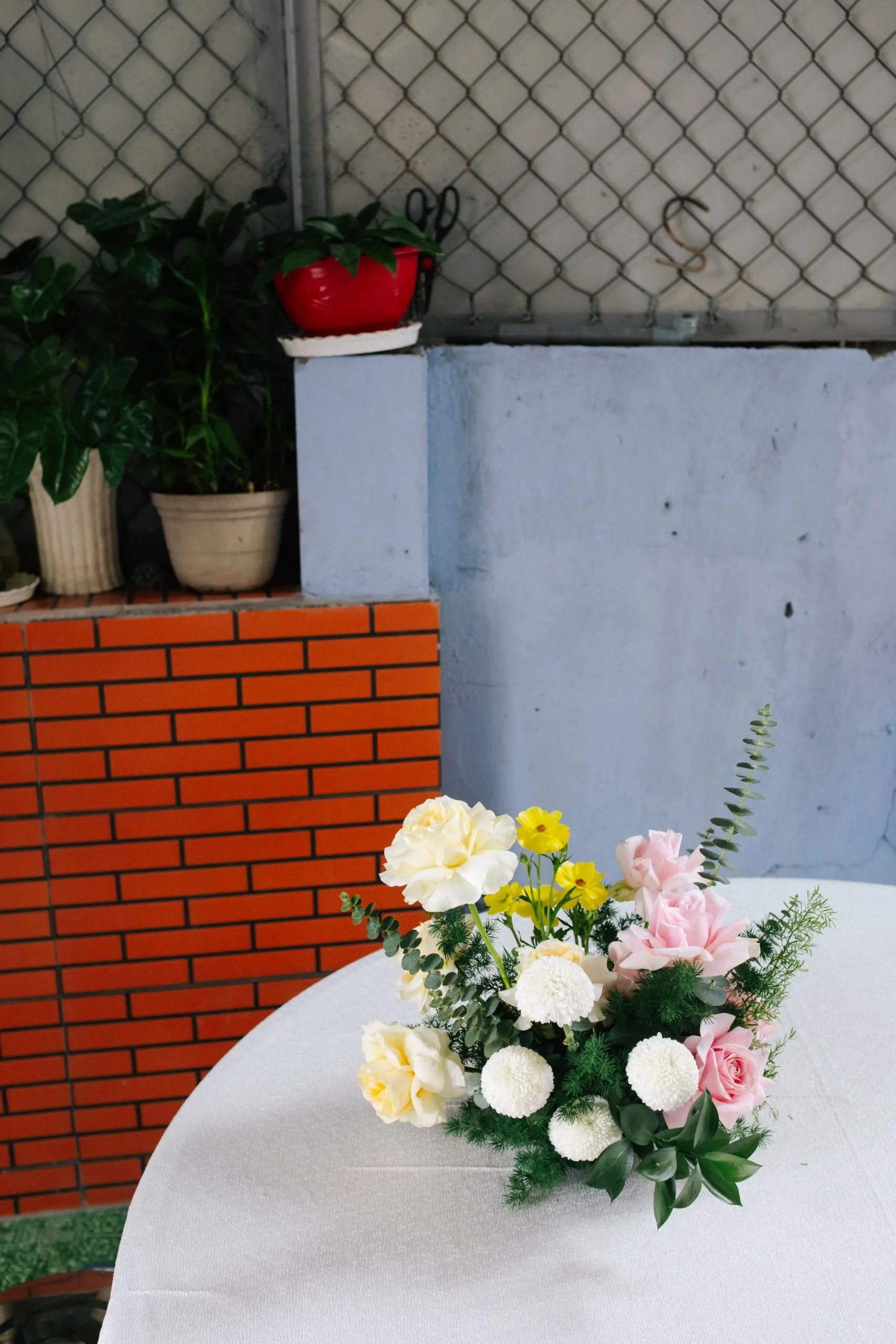 Hà & Daniel, Intimate British-Vietnamese Wedding at LA Garden & Private Home — Pham Si Luan Photography (1)
