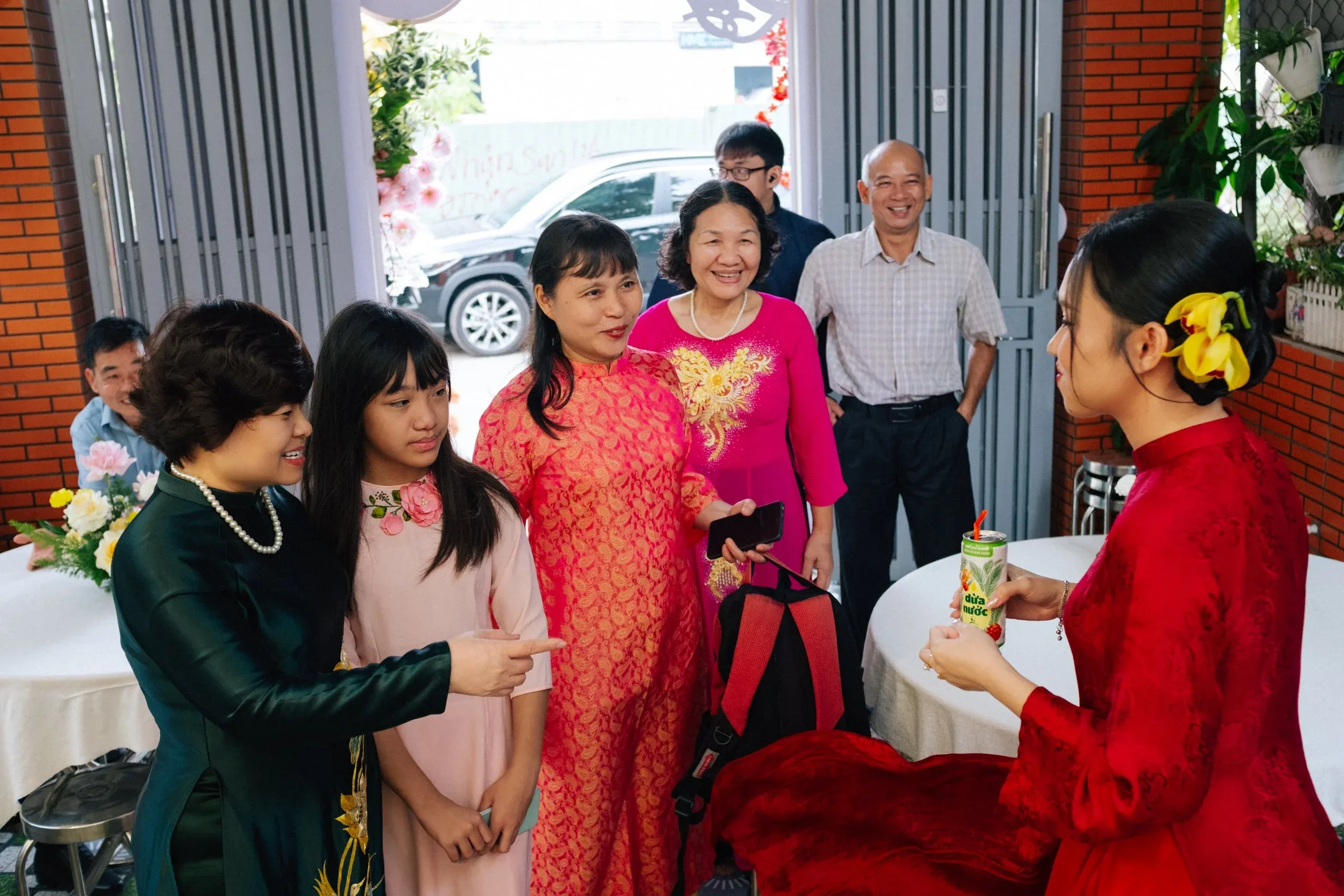 Hà & Daniel, Intimate British-Vietnamese Wedding at LA Garden & Private Home — Pham Si Luan Photography (27)