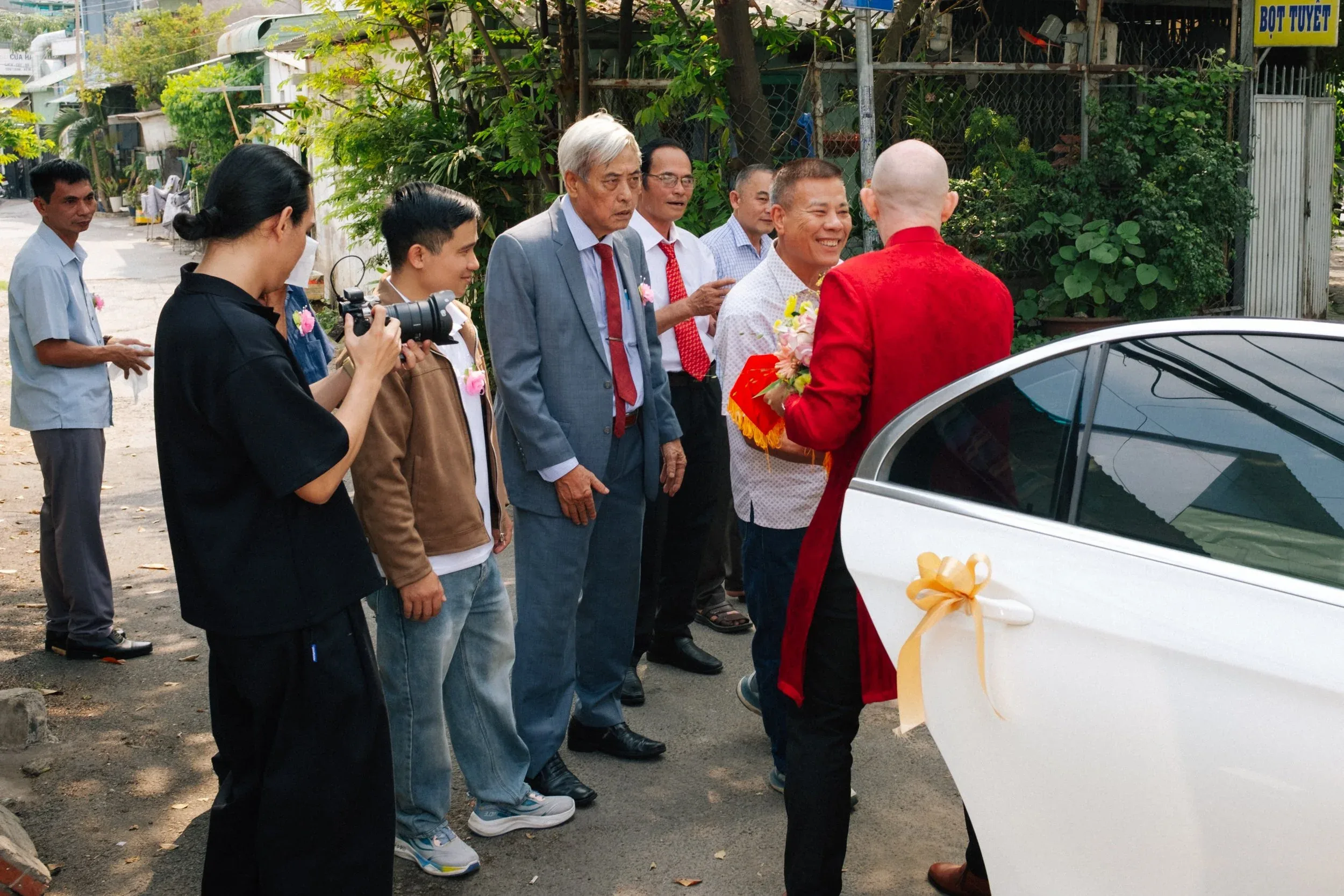 Hà & Daniel, Intimate British-Vietnamese Wedding at LA Garden & Private Home — Pham Si Luan Photography (53)