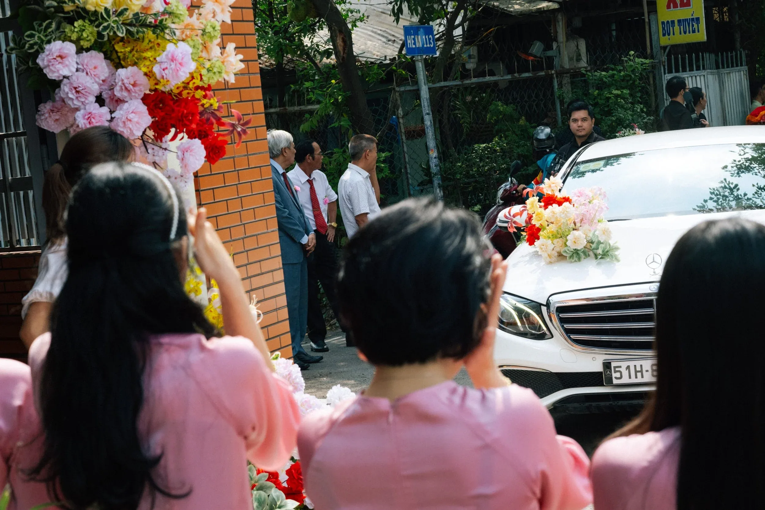 Hà & Daniel, Intimate British-Vietnamese Wedding at LA Garden & Private Home — Pham Si Luan Photography (54)