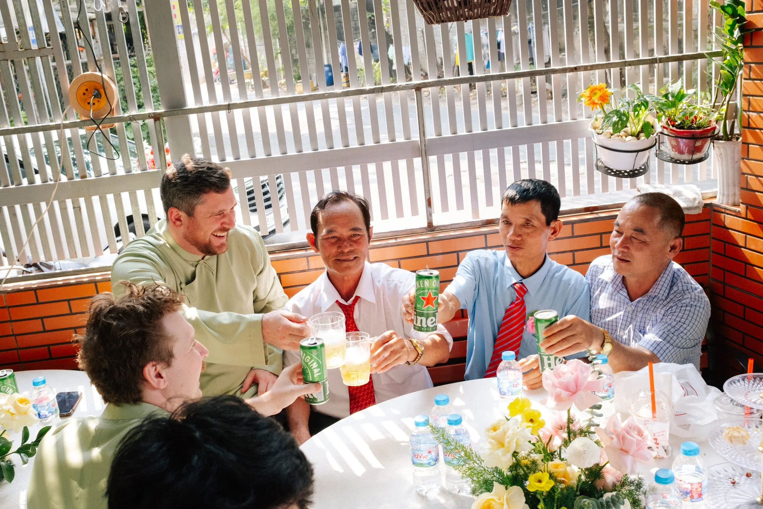 Hà & Daniel, Intimate British-Vietnamese Wedding at LA Garden & Private Home — Pham Si Luan Photography (102)