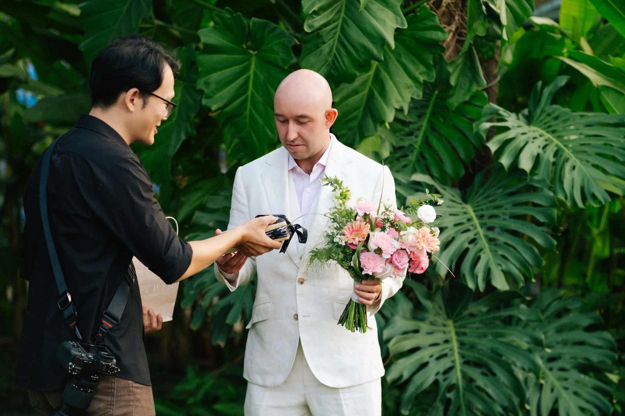 Hà & Daniel, Intimate British-Vietnamese Wedding at LA Garden & Private Home — Pham Si Luan Photography (125)