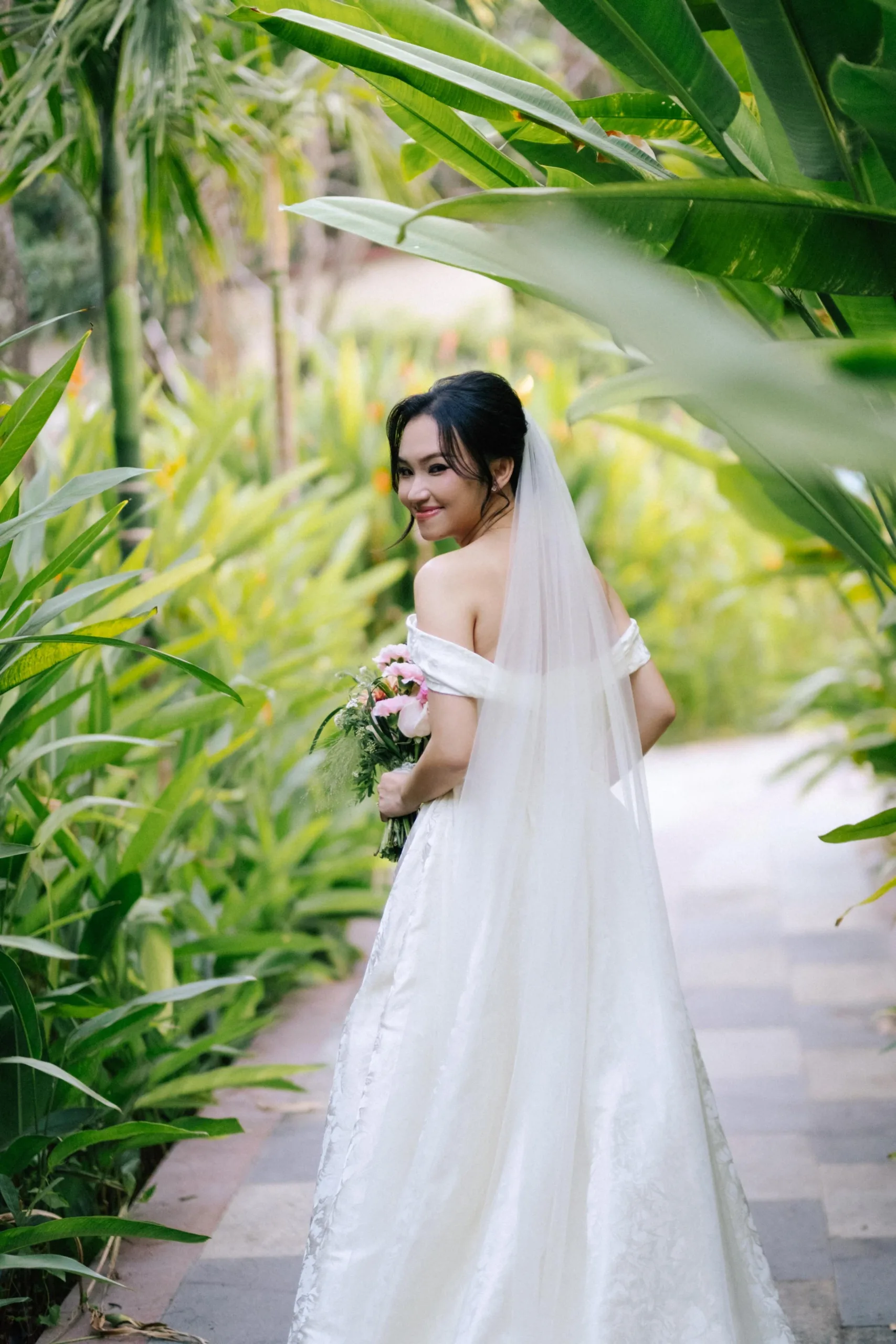 Hà & Daniel, Intimate British-Vietnamese Wedding at LA Garden & Private Home — Pham Si Luan Photography (149)