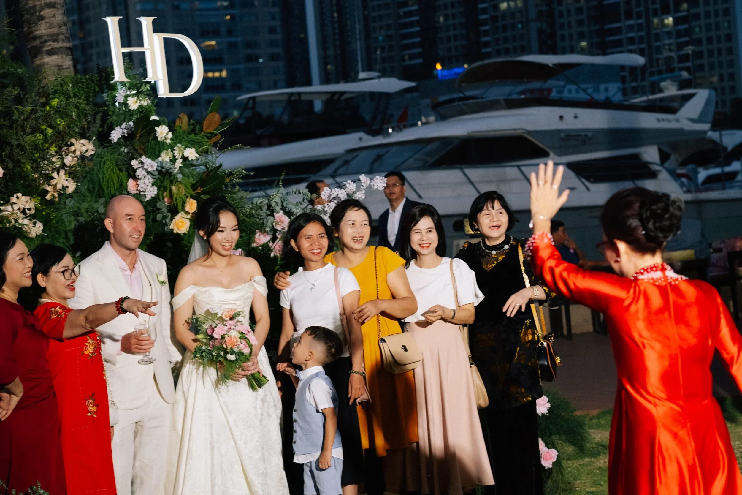 Hà & Daniel, Intimate British-Vietnamese Wedding at LA Garden & Private Home — Pham Si Luan Photography (158)