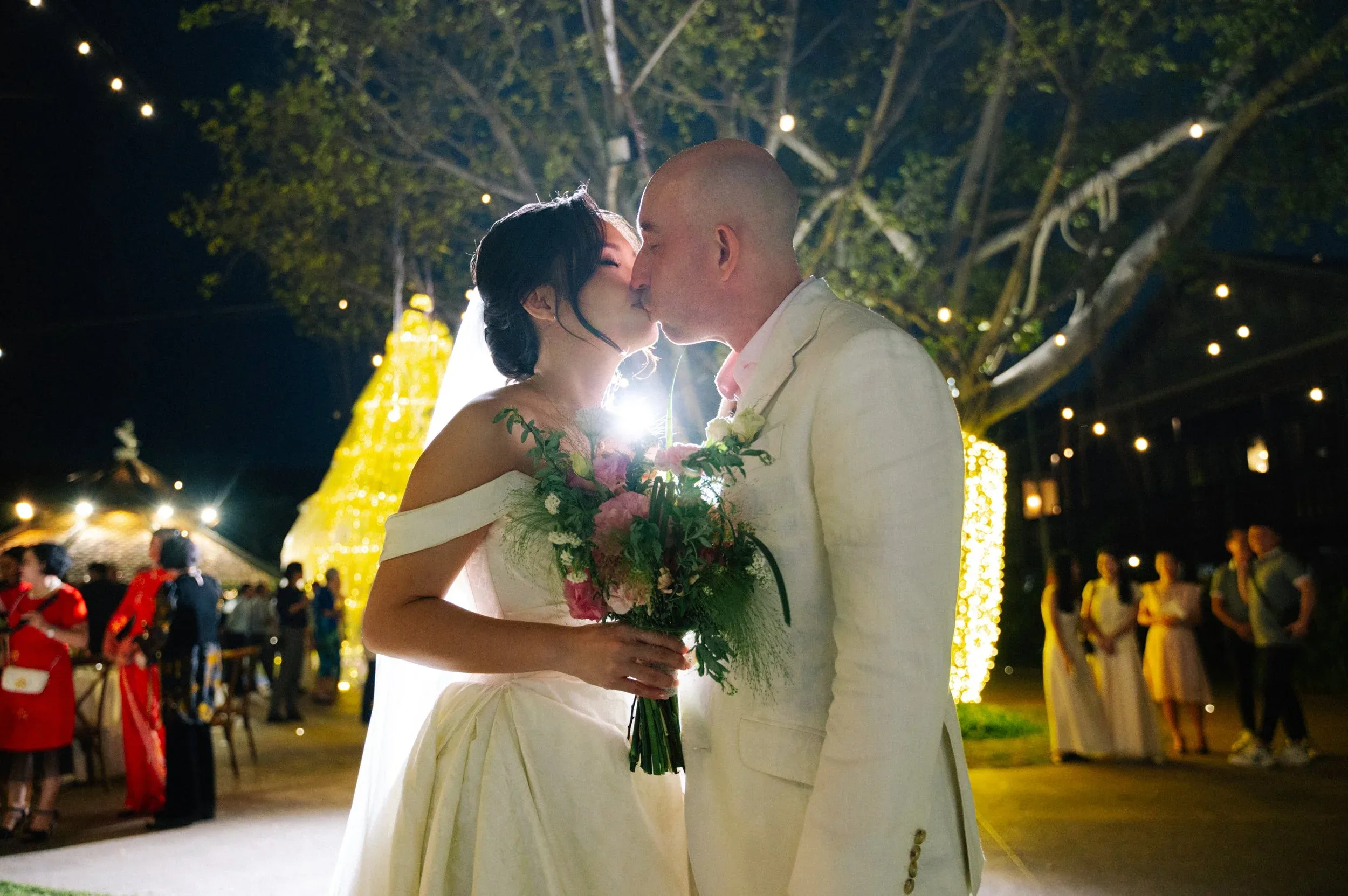 Hà & Daniel, Intimate British-Vietnamese Wedding at LA Garden & Private Home — Pham Si Luan Photography (163)