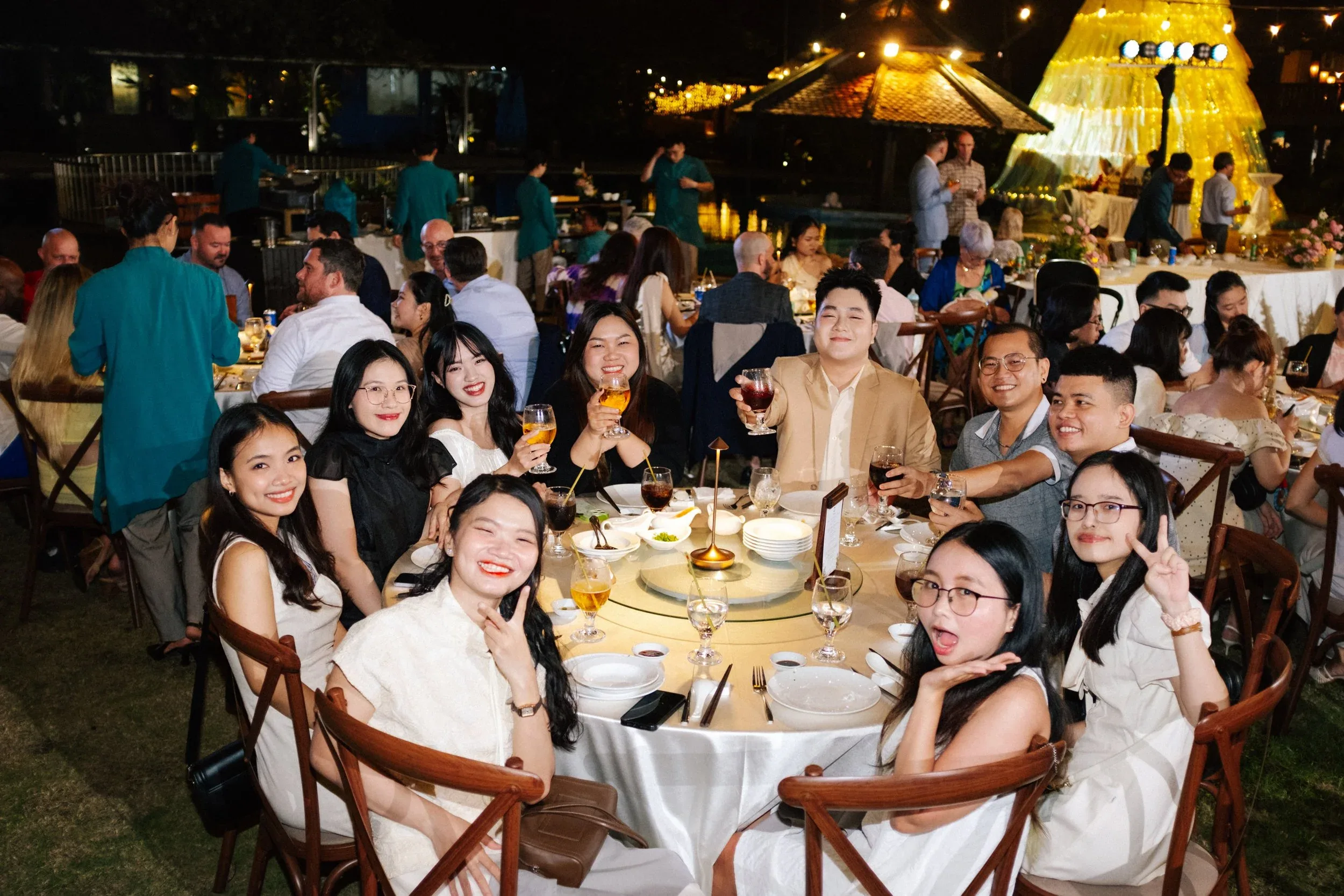 Hà & Daniel, Intimate British-Vietnamese Wedding at LA Garden & Private Home — Pham Si Luan Photography (190)