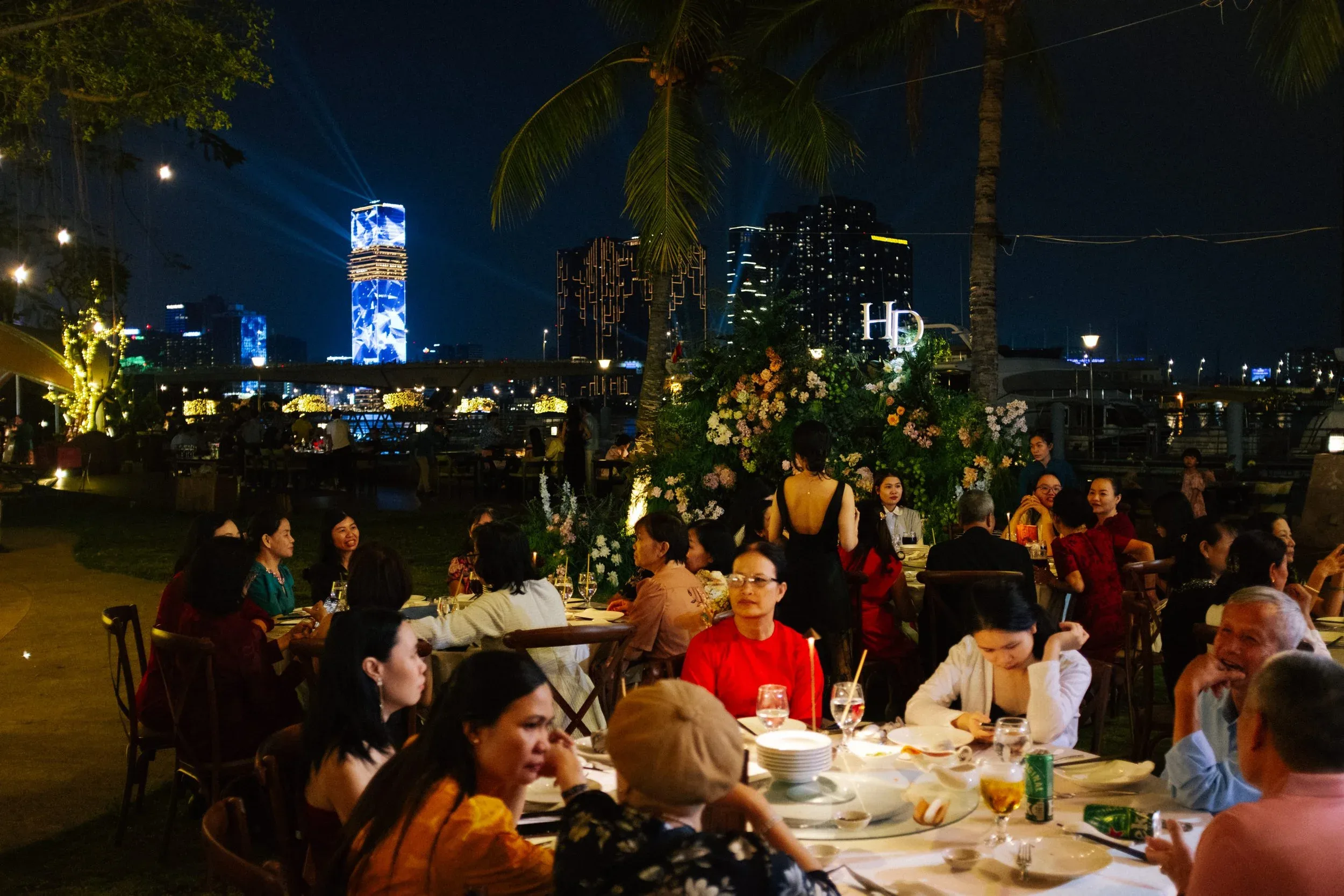 Hà & Daniel, Intimate British-Vietnamese Wedding at LA Garden & Private Home — Pham Si Luan Photography (202)