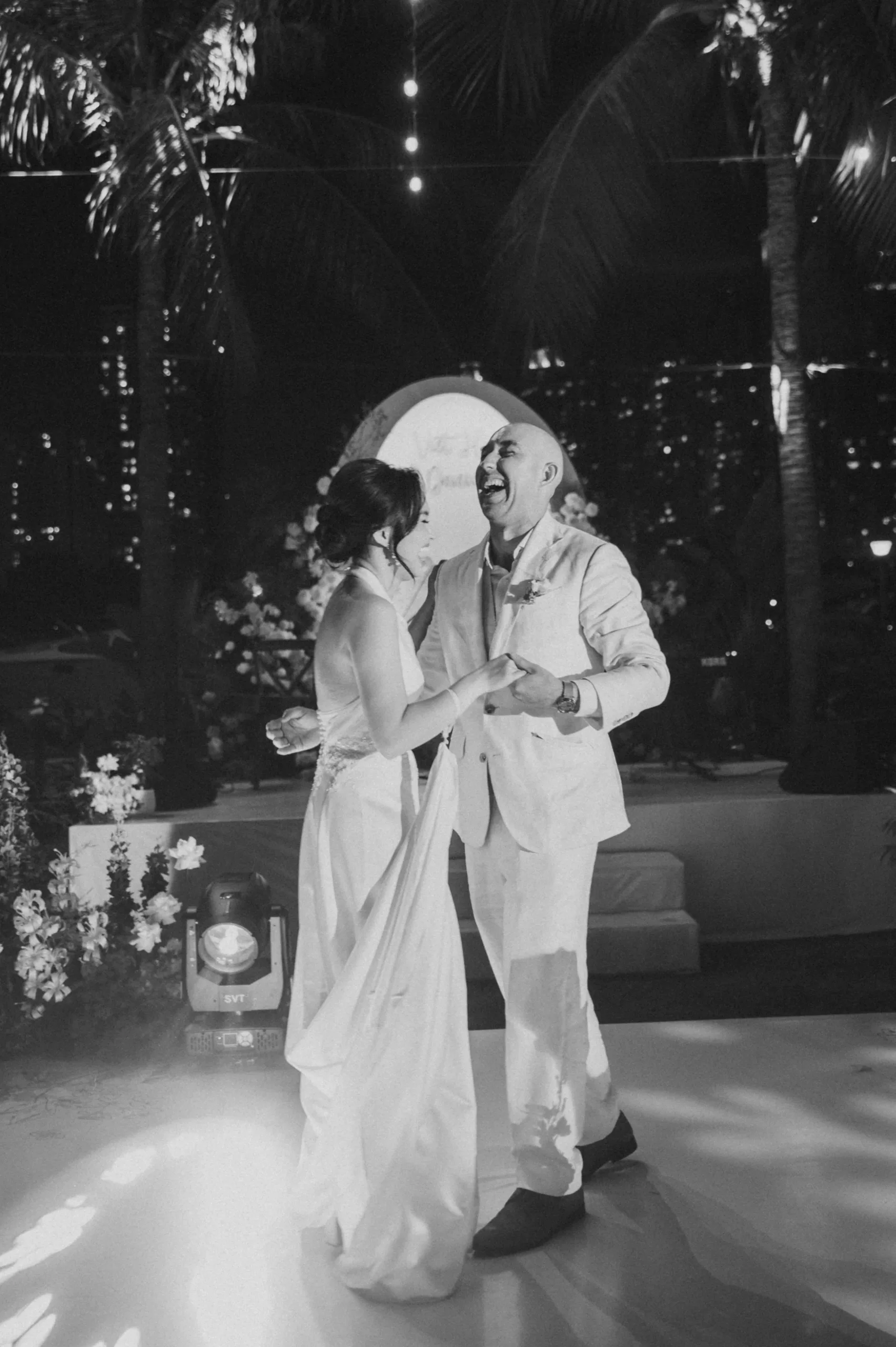 Hà & Daniel, Intimate British-Vietnamese Wedding at LA Garden & Private Home — Pham Si Luan Photography (211)
