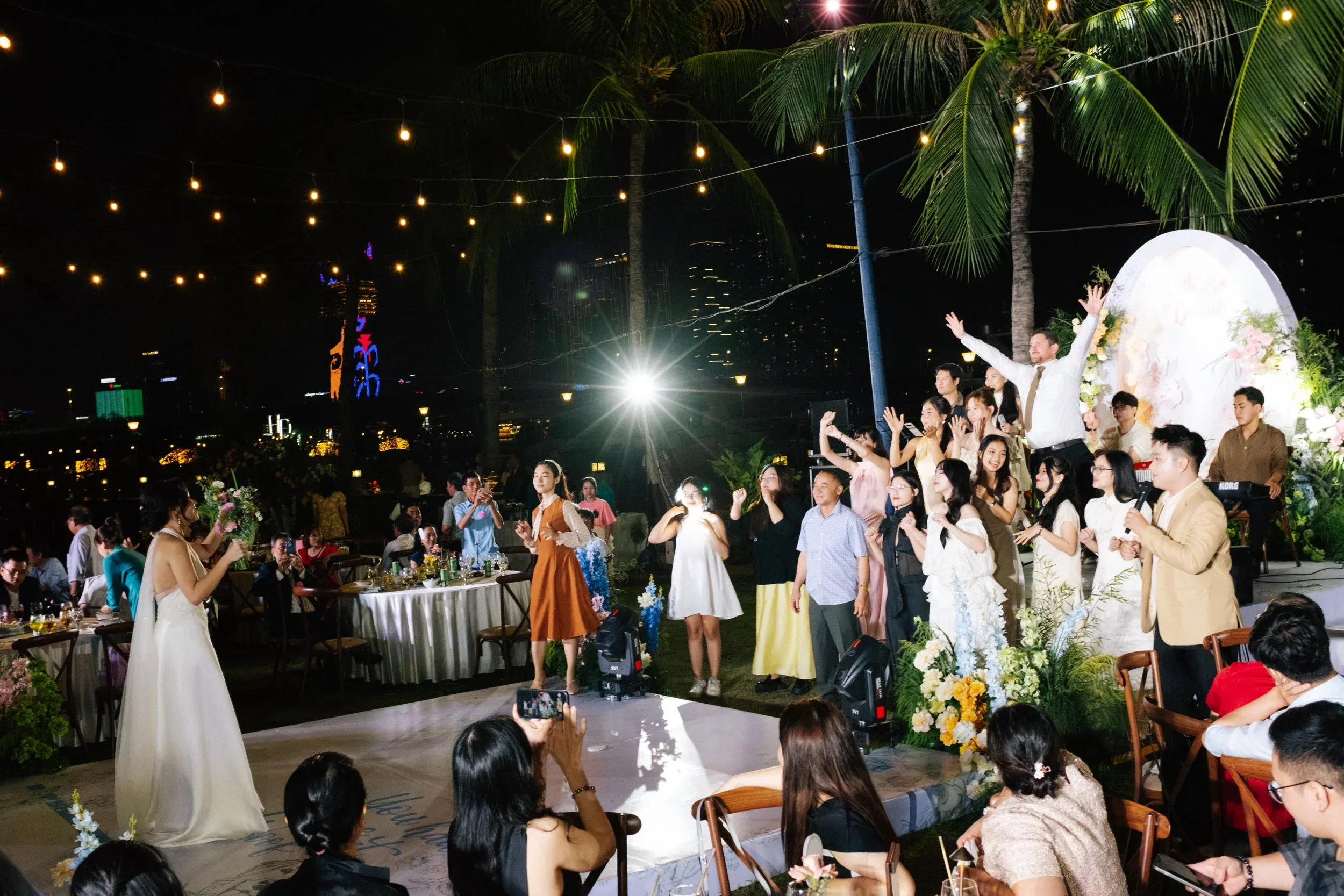 Hà & Daniel, Intimate British-Vietnamese Wedding at LA Garden & Private Home — Pham Si Luan Photography (235)