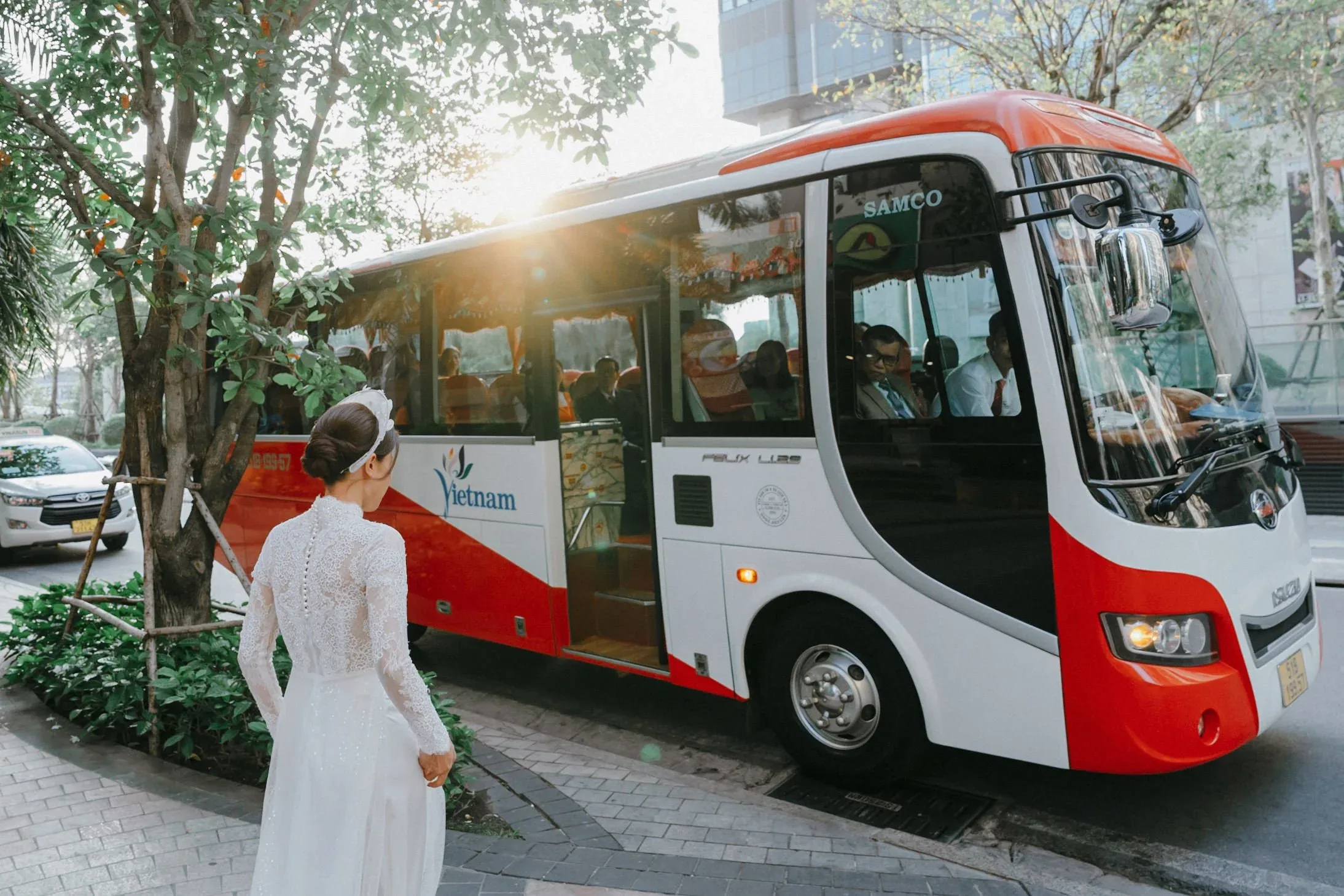 Kim Anh & Tuân, Wedding Day in Sài Gòn — Pham Si Luan Photography (4)